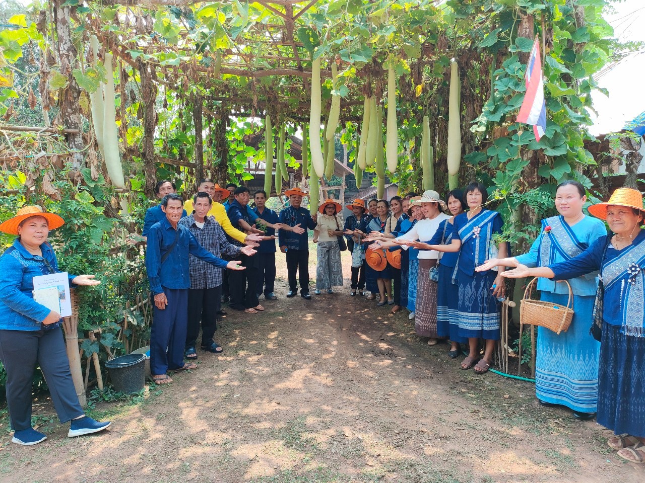 ดอนกอย หมู่บ้านพัฒนาที่ยั่งยืน (Sustainable Village) : ต้อนรับผู้ตรวจราชการกรม กรมการพัฒนาชุมชน ติดตามการส่งเสริมการท่องเที่ยวเชิงสร้างสรรค์ กับกิจกรรมการเรียนรู้ที่นักท่องเที่ยวลงมือปฏิบัติ (D-HOPE)