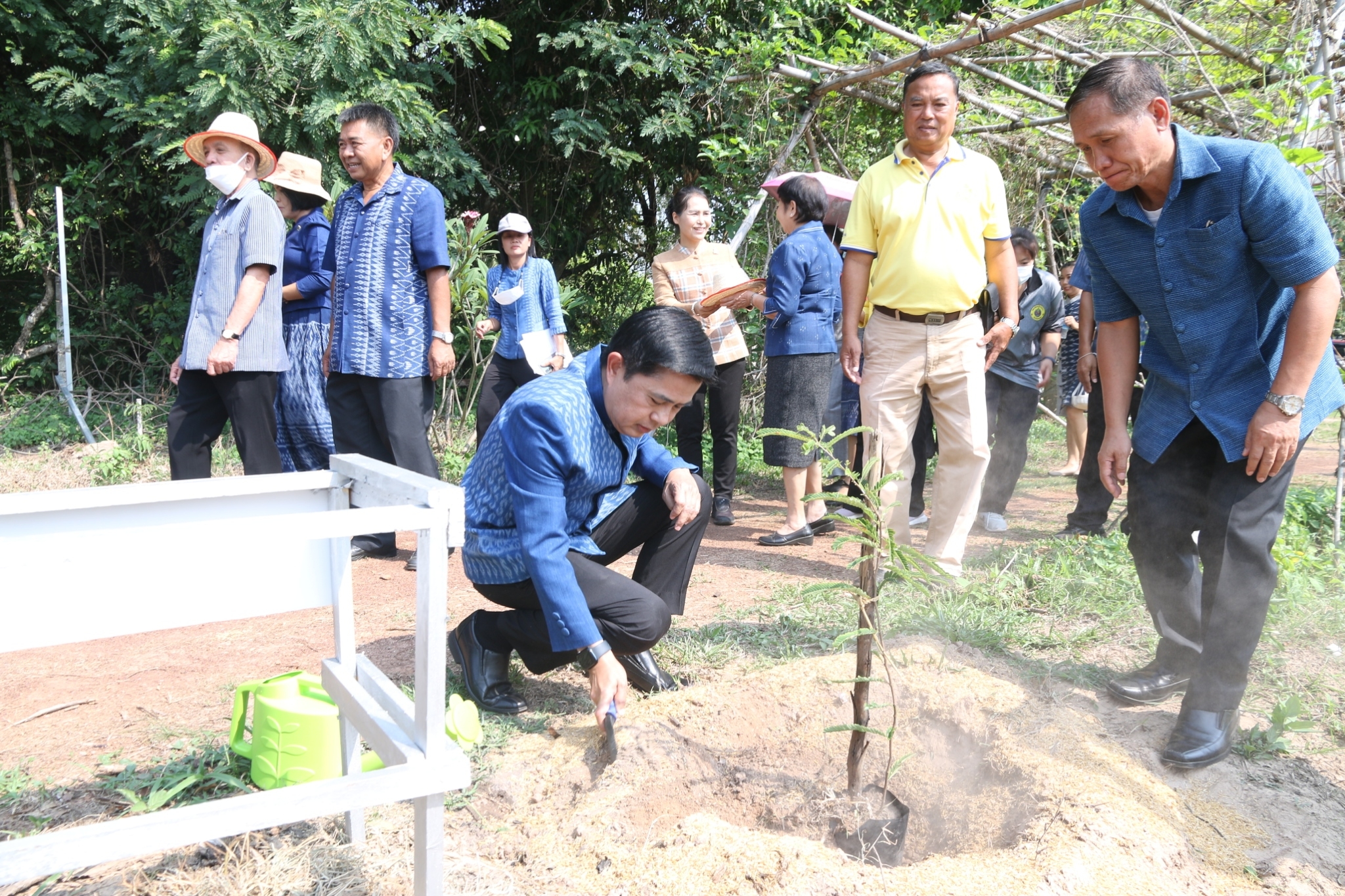จังหวัดสกลนคร  KICK OFF  โครงการ  “1 หมู่บ้าน 1 ทางนี้มีผล ผู้คนรักกัน” เฉลิมพระเกียรติ สมเด็จพระเจ้าพี่นางเธอ เจ้าฟ้ากัลยาณิวัฒนา กรมหลวงนราธิวาสราชนครินทร์