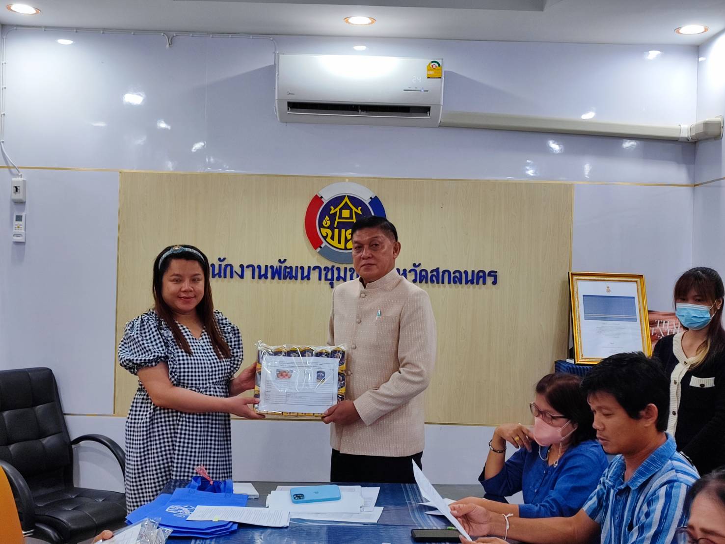 พช.สกลนคร : ดำเนินงานโครงการส่งเสริมกระบวนการเครือข่ายองค์ความรู้ (Knowledge-Based OTOP : KBO)