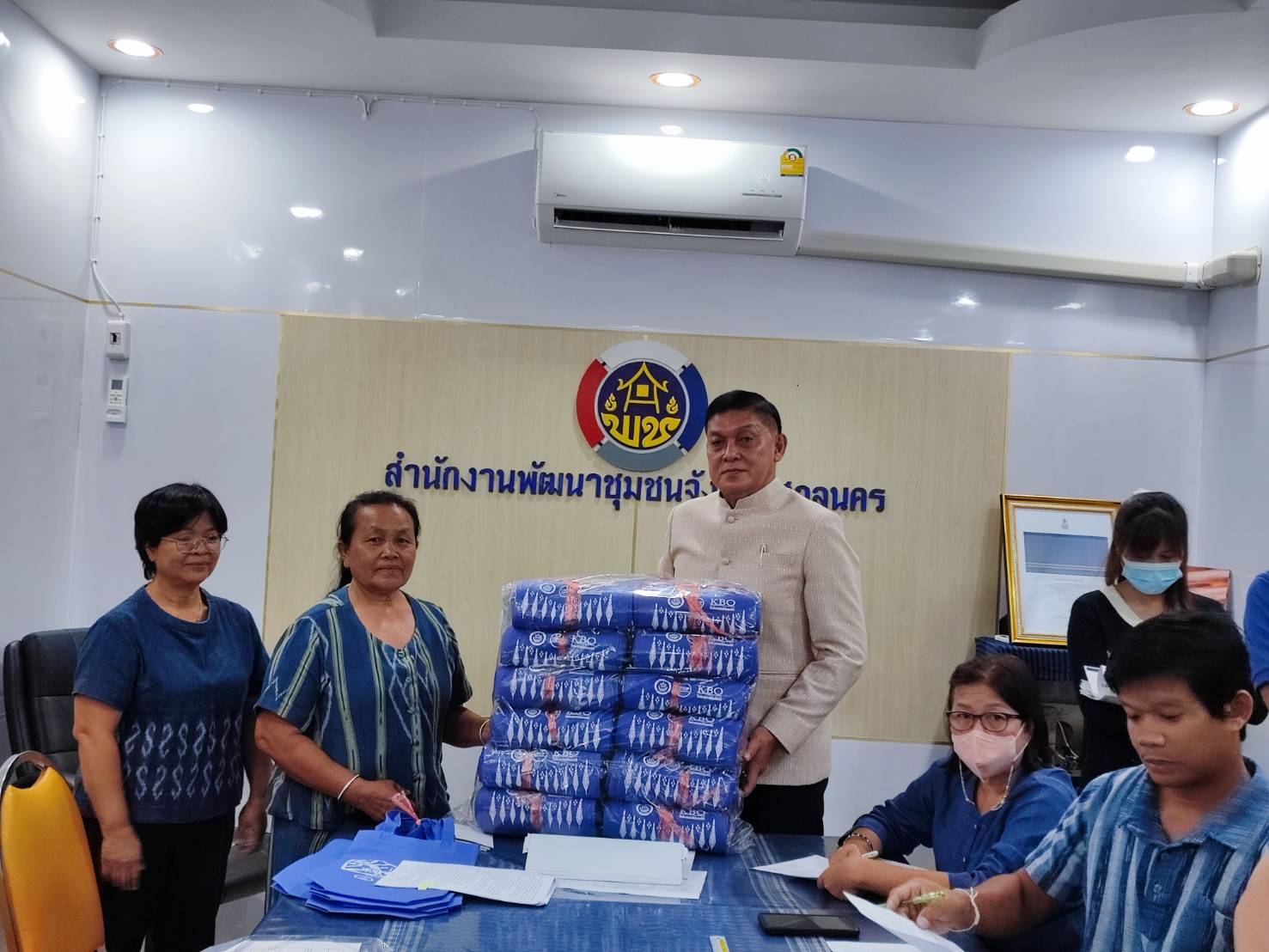 พช.สกลนคร : ดำเนินงานโครงการส่งเสริมกระบวนการเครือข่ายองค์ความรู้ (Knowledge-Based OTOP : KBO)