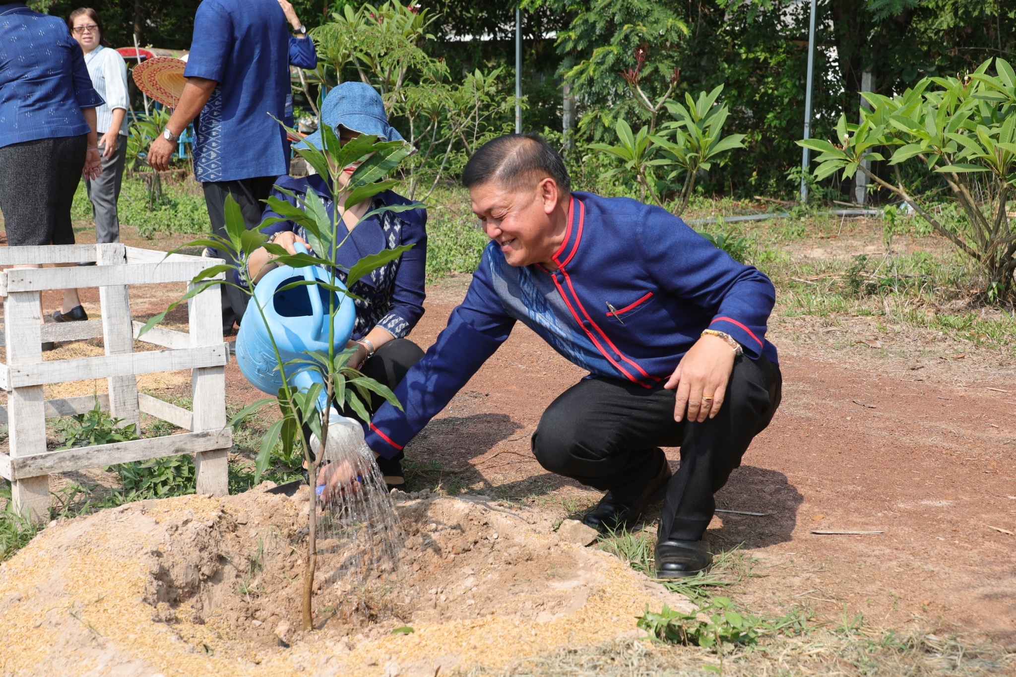 จังหวัดสกลนคร  KICK OFF  โครงการ  “1 หมู่บ้าน 1 ทางนี้มีผล ผู้คนรักกัน” เฉลิมพระเกียรติ สมเด็จพระเจ้าพี่นางเธอ เจ้าฟ้ากัลยาณิวัฒนา กรมหลวงนราธิวาสราชนครินทร์