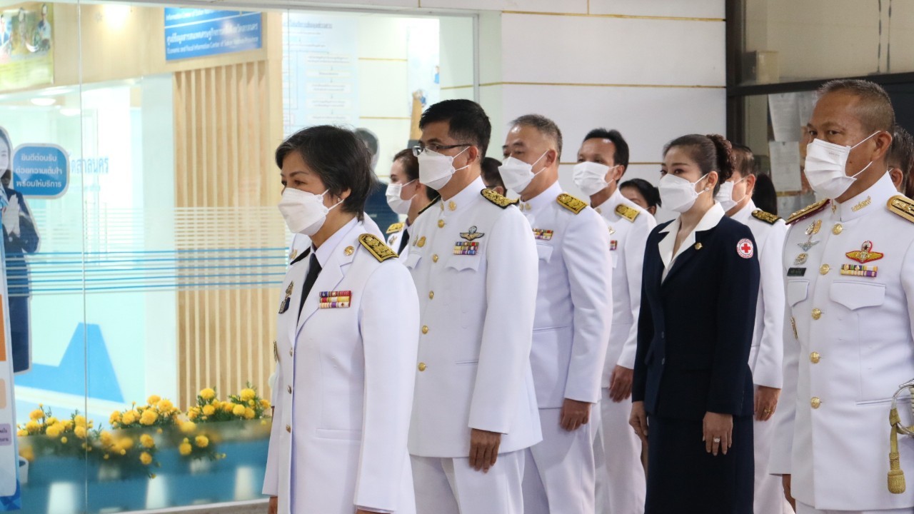 พช. สกลนคร : ร่วมพิธีลงนามถวายพระพรชัยมงคล เนื่องในโอกาสวันฉัตรมงคล ประจำปี 2566