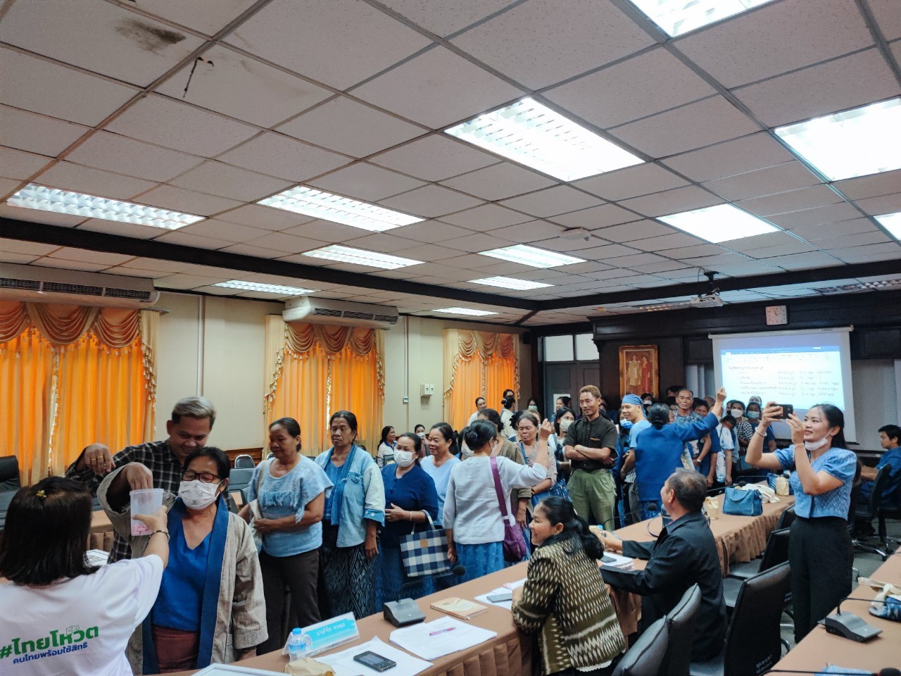 พช.สกลนคร : จัดประชุม ผู้ผลิต ผู้ประกอบการ OTOP ในเขตพื้นที่จังหวัดสกลนคร