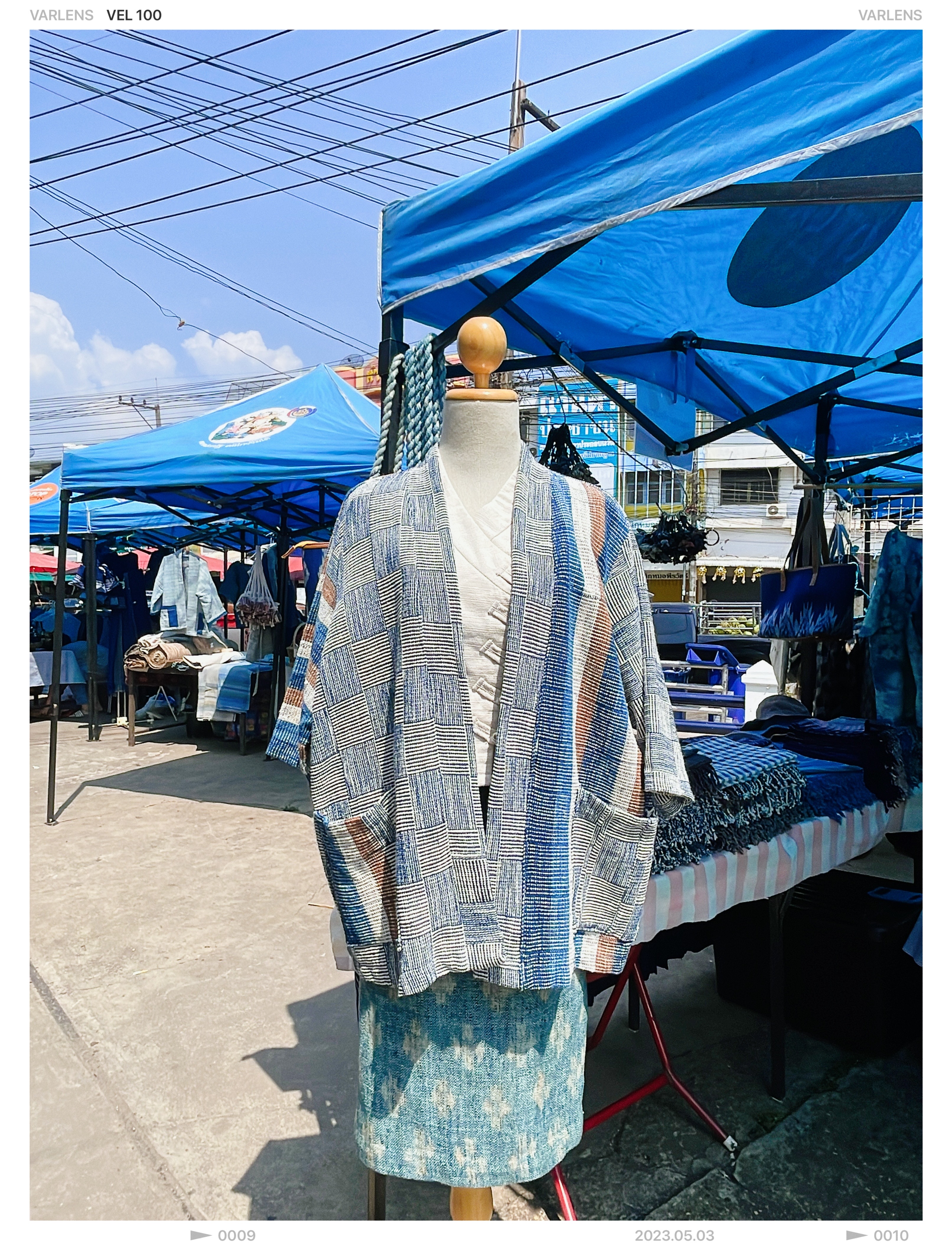 ? พช. สกลนคร : จัดตลาดนัดสินค้า OTOP พืชผักอาหารปลอดภัย สินค้าดี สินค้าเด่นจังหวัดสกลนคร ?