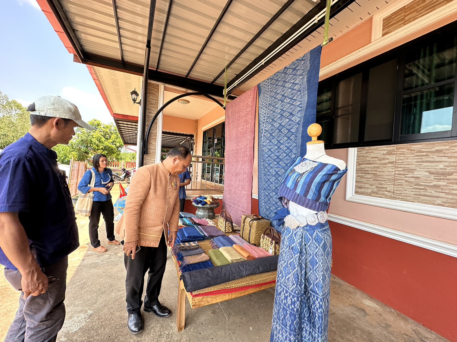 ผู้ตรวจราชการกรมการพัฒนาชุมชน ตรวจติดตามการดำเนินงานพัฒนาชุมชนจังหวัดสกลนคร