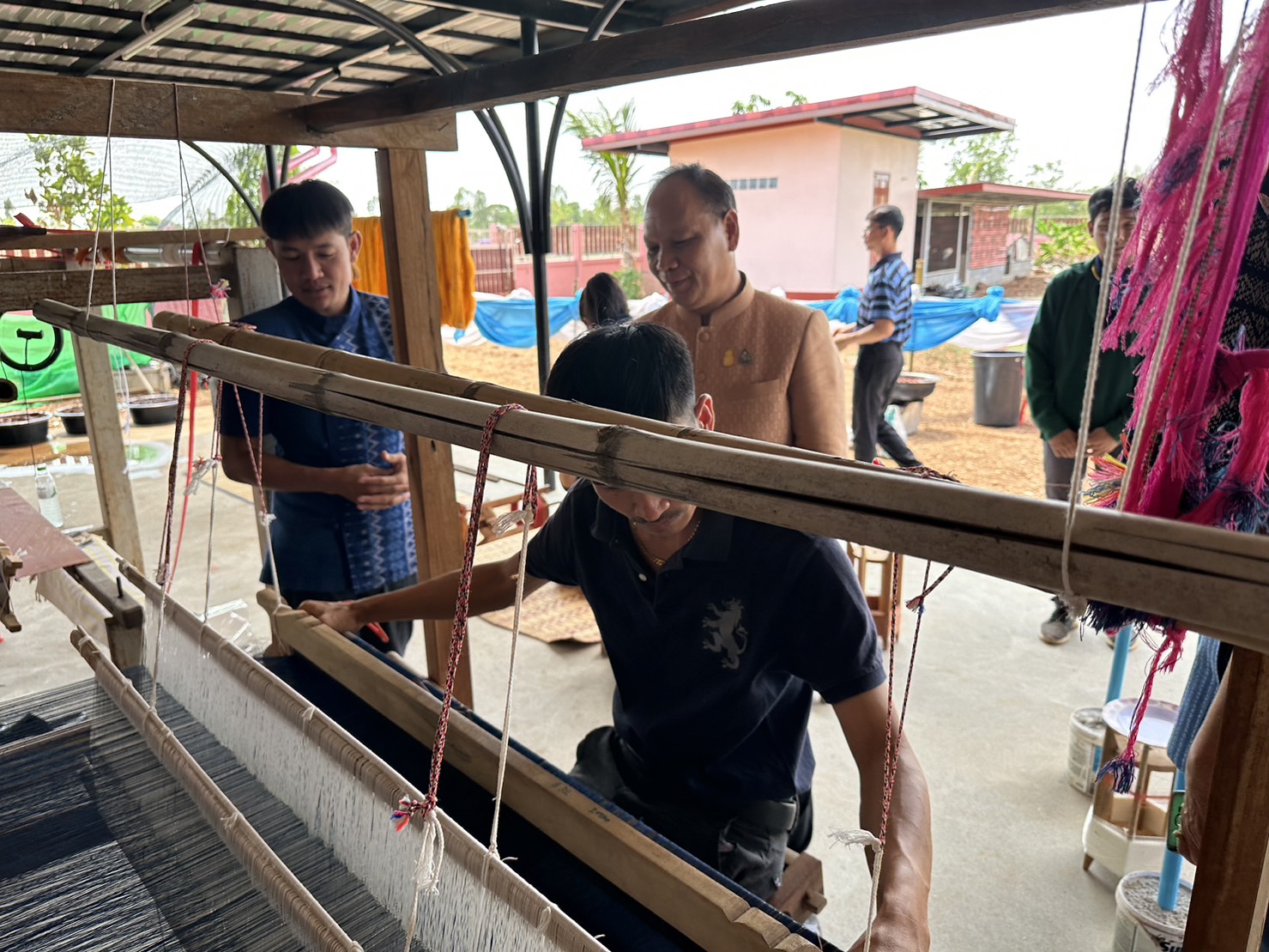 ผู้ตรวจราชการกรมการพัฒนาชุมชน ตรวจติดตามการดำเนินงานพัฒนาชุมชนจังหวัดสกลนคร