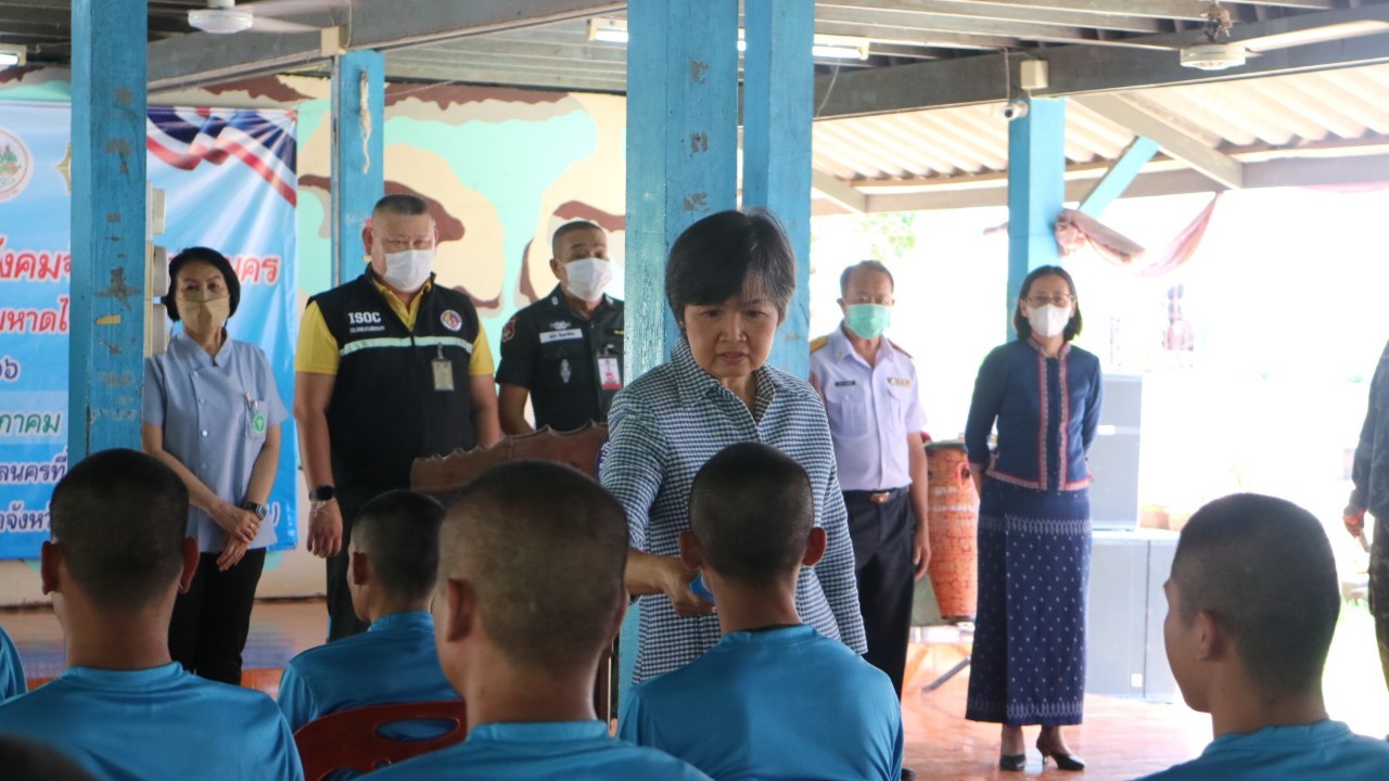 ? พช. สกลนคร : ร่วมพิธีเปิดการฝึกอบรมตามโครงการช่วยเหลือผู้เสพ/ผู้ติดยาเสพติดของศูนย์ฟื้นฟูทางสังคม จังหวัดสกลนคร ประจำปีงบประมาณ พ.ศ.2566 ?