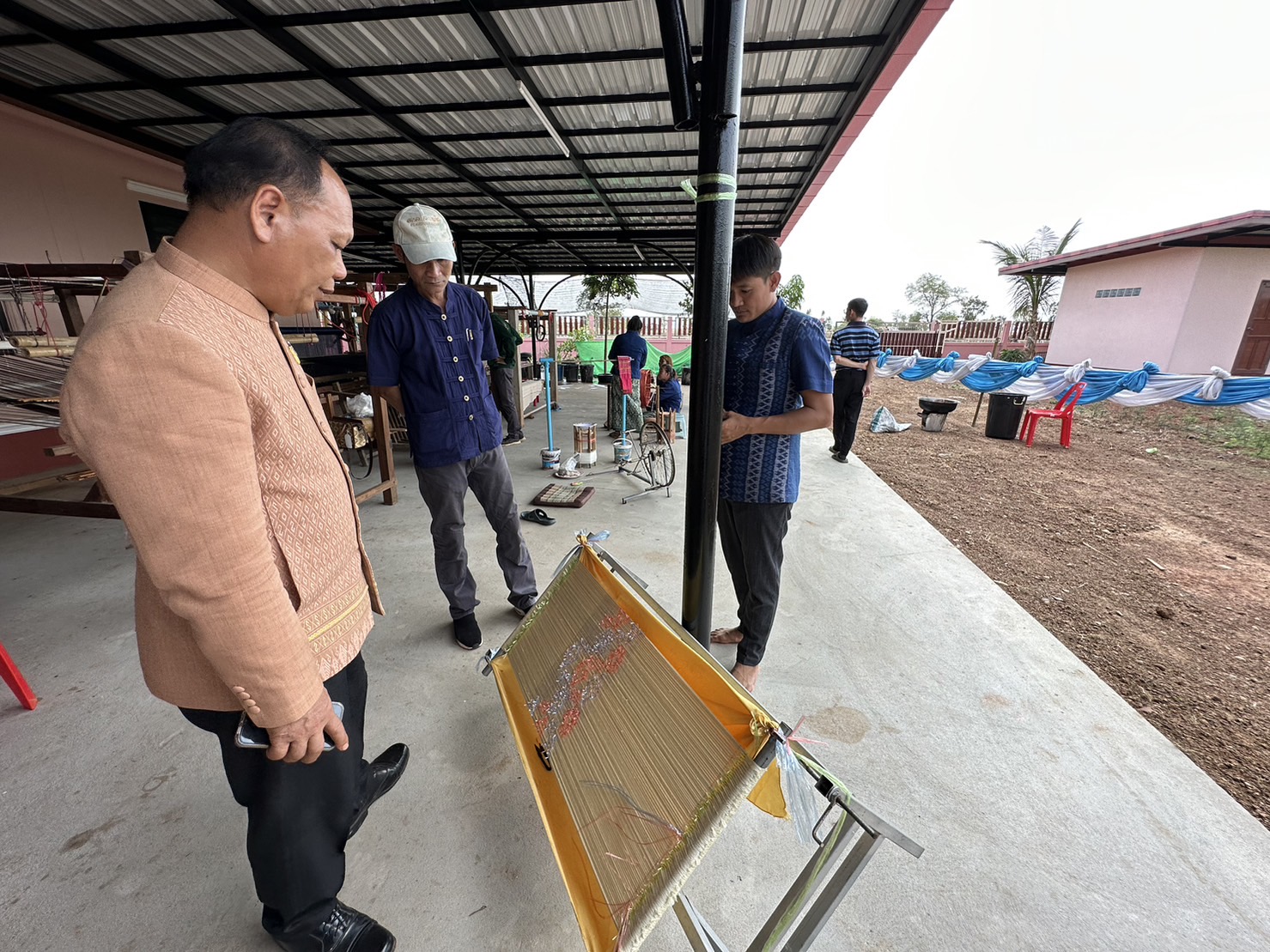 ผู้ตรวจราชการกรมการพัฒนาชุมชน ตรวจติดตามการดำเนินงานพัฒนาชุมชนจังหวัดสกลนคร