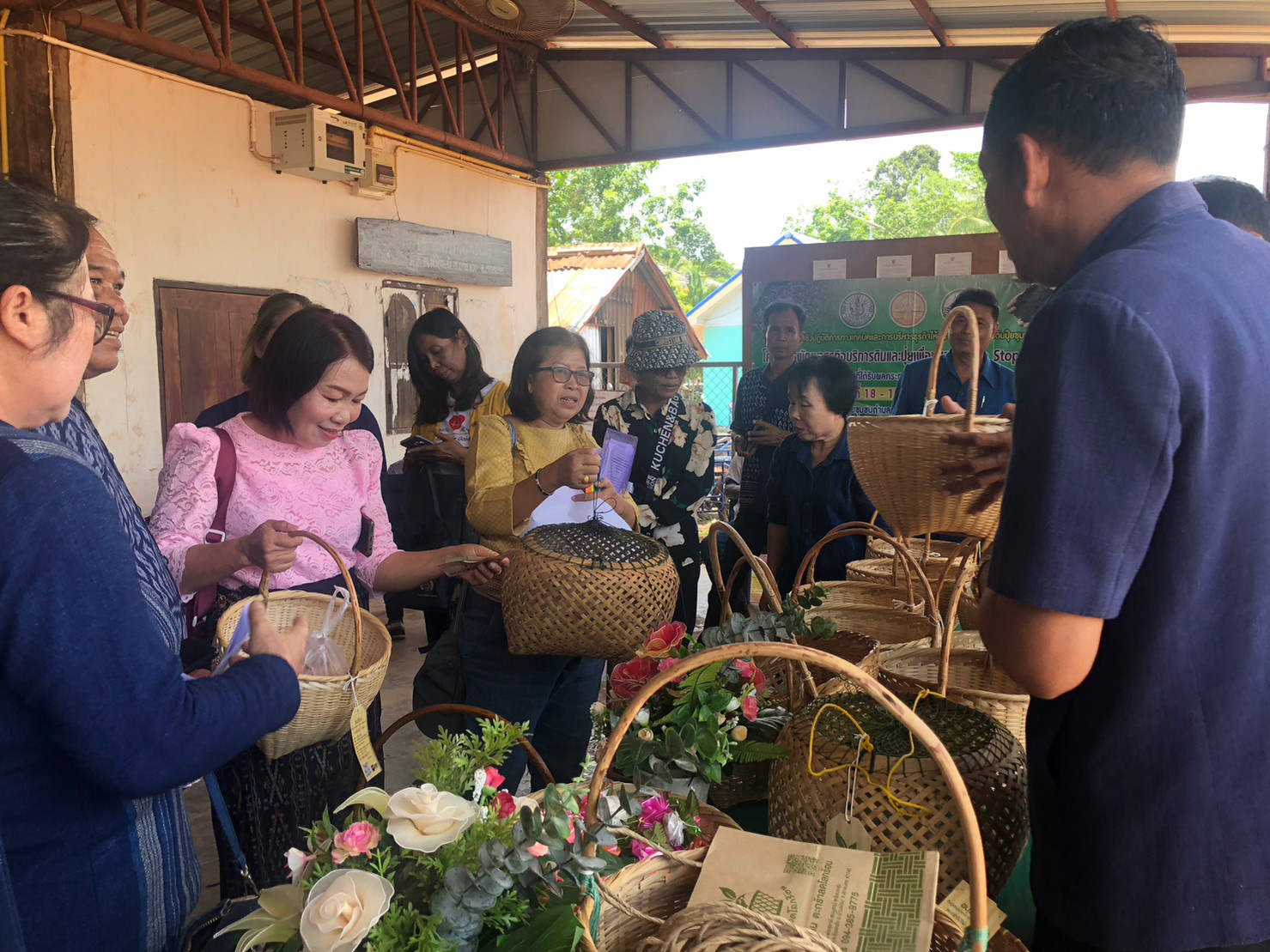 พช.สกลนคร : ดำเนินการคัดสรรกิจกรรมพัฒนาชุมชนดีเด่น จังหวัดสกลนคร ประจำปี 2566