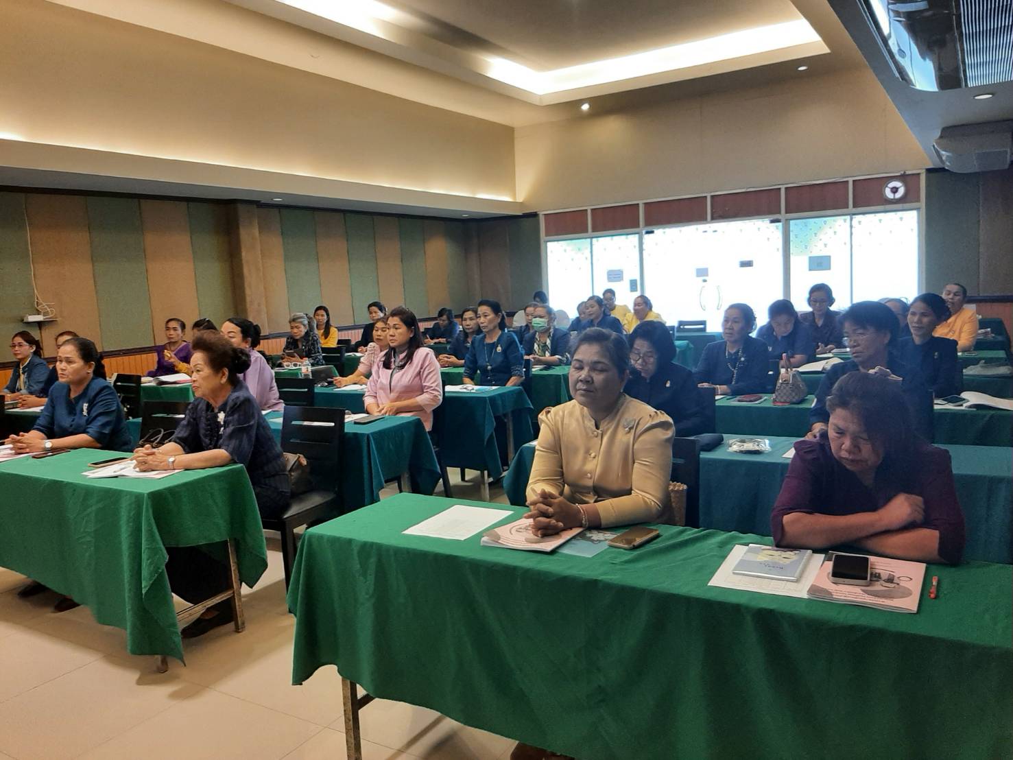 พช. สกลนคร : จัดประชุมเชิงปฏิบัติการคณะกรรมการพัฒนาสตรีจังหวัดขับเคลื่อนการขจัดความยากจน