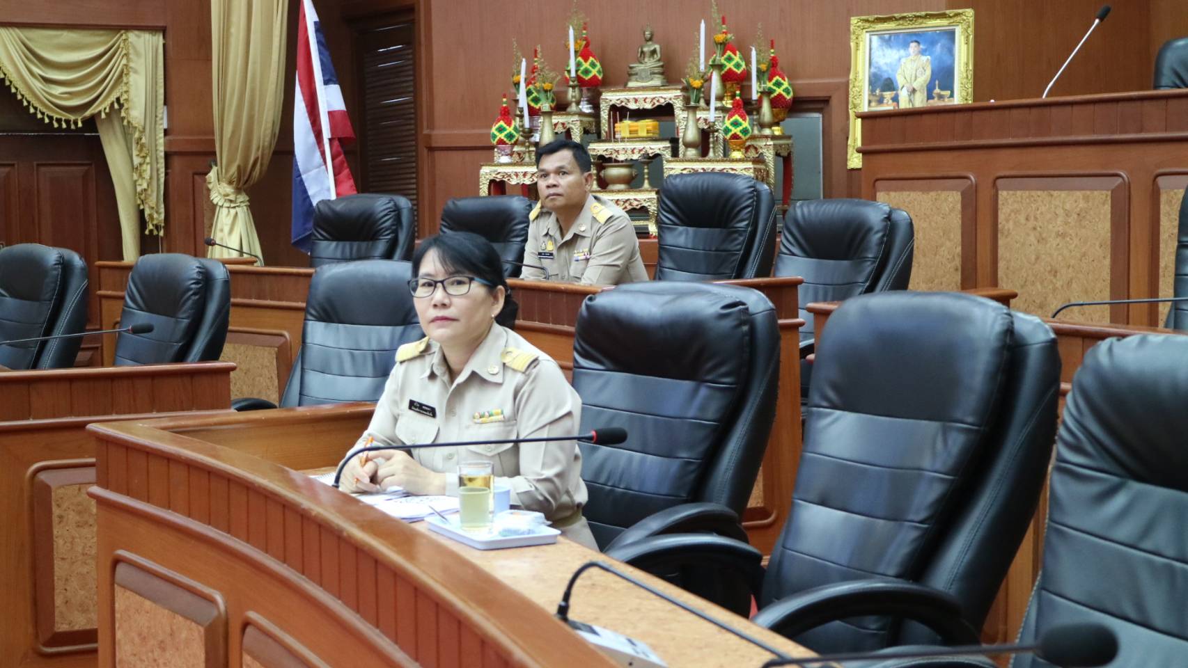 ?พัฒนาการจังหวัดสกลนคร : ร่วมประชุมเพื่อรับฟังข้อคิดเห็นประกอบการเสนอขอแก้ไขประกาศคณะกรรมการกลางข้าราชการหรือพนักงานส่วนท้องถิ่น เรื่อง มาตรฐานทั่วไปเกี่ยวกับการสอบคัดเลือกข้าราชการ หรือพนักงานส่วนท้องถิ่นให้ดำรวตำแหน่งสายงานผู้บริหาร?