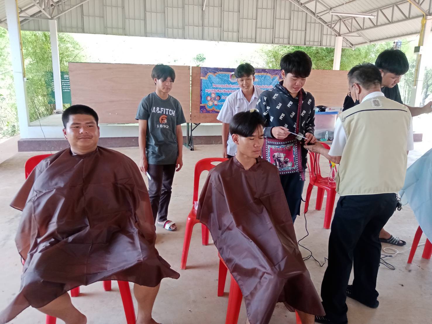 พช. สกลนคร : ร่วมกับเครือข่ายกองทุนแม่ของแผ่นดินจังหวัดสกลนคร ดำเนินงานโครงการเครือข่ายกองทุนแม่ของแผ่นดินระดับจังหวัดเสริมหนุนสัมมาชีพชุมชนแก่เยาวชนฯ ประจำปี 2566