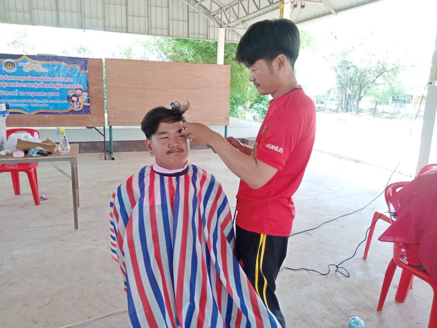 พช. สกลนคร : ร่วมกับเครือข่ายกองทุนแม่ของแผ่นดินจังหวัดสกลนคร ดำเนินงานโครงการเครือข่ายกองทุนแม่ของแผ่นดินระดับจังหวัดเสริมหนุนสัมมาชีพชุมชนแก่เยาวชนฯ ประจำปี 2566