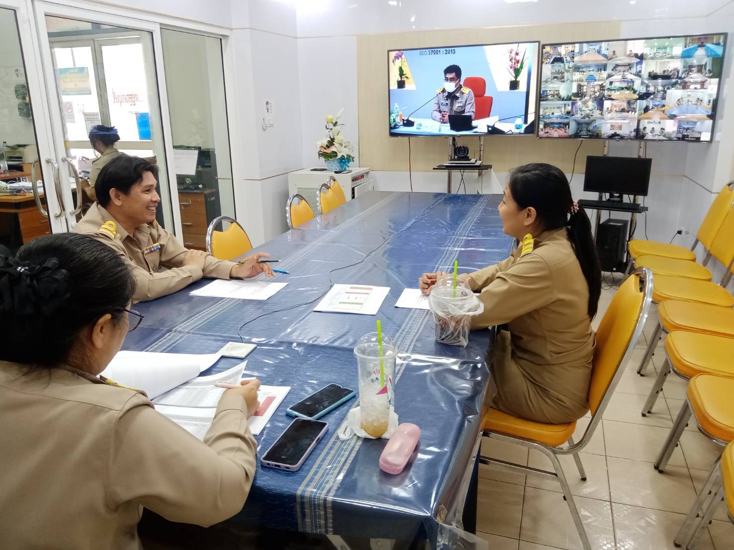 พช.สกลนคร : ร่วมประชุมคณะกรรมการติดตามเร่งรัดการเบิกจ่ายงบประมาณรายจ่ายประจำปีงบประมาณ พ.ศ. 2566 ของกรมการพัฒนาชุมชน ครั้งที่ 5/2566 ผ่านระบบวีดีทัศน์ทางไกล (Video Conference)