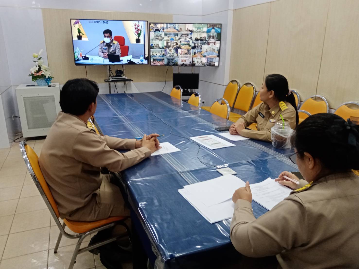 พช.สกลนคร : ร่วมประชุมคณะกรรมการติดตามเร่งรัดการเบิกจ่ายงบประมาณรายจ่ายประจำปีงบประมาณ พ.ศ. 2566 ของกรมการพัฒนาชุมชน ครั้งที่ 5/2566 ผ่านระบบวีดีทัศน์ทางไกล (Video Conference)