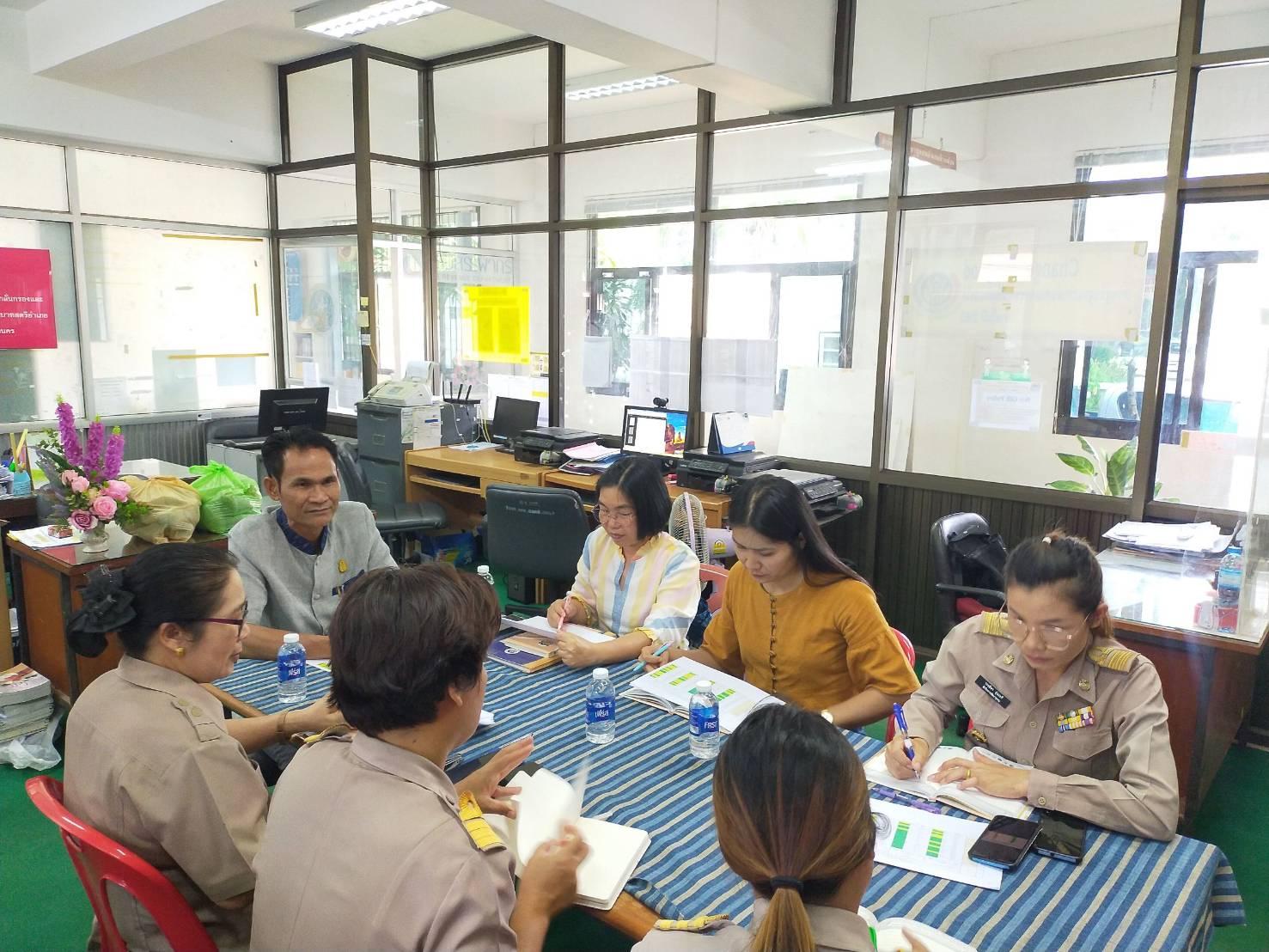 พช. สกลนคร : ติดตามความก้าวหน้าการดำเนินงานกิจกรรม/โครงการตามแผนการปฏิบัติงานและแผนการใช้จ่ายงบประมาณ ประจำปีงบประมาณ พ.ศ. 2566 (ไตรมาส 3) และการขับเคลื่อนงานพัฒนาชุมชน