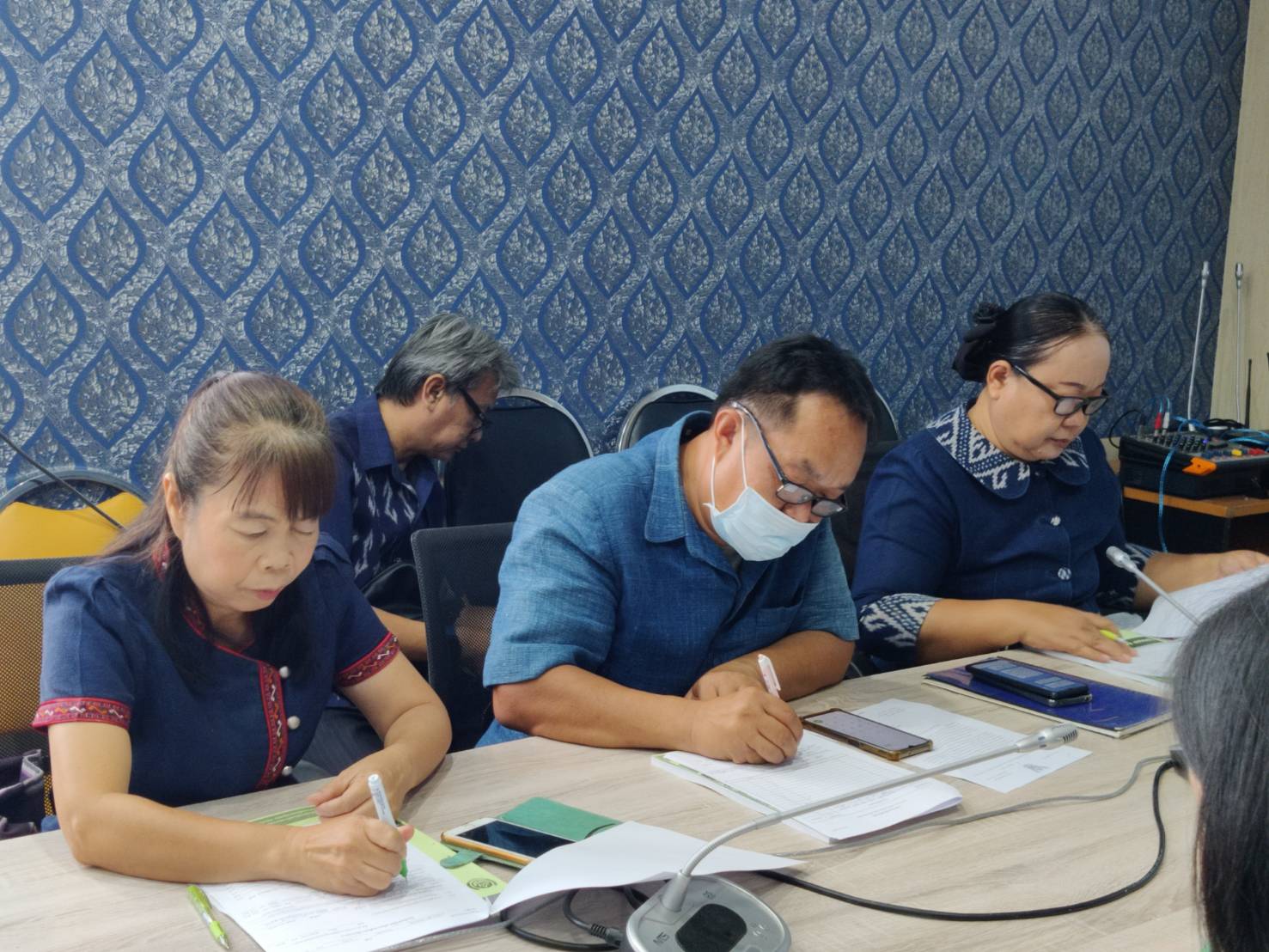 พช.สกลนคร : เข้าร่วมการประชุมสร้างความเข้าใจการขับเคลื่อนการขจัดความยากจนและพัฒนาคนทุกช่วงวัยอย่างยั่งยืน ตามหลักปรัชญาของเศรษฐกิจพอเพียง