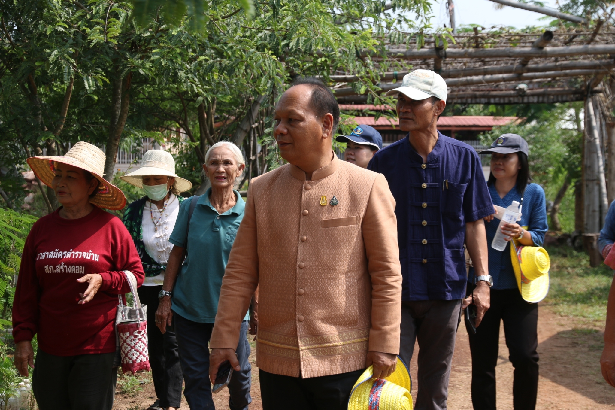 ผู้ตรวจราชการกรมการพัฒนาชุมชน ตรวจติดตามการดำเนินงานพัฒนาชุมชนจังหวัดสกลนคร