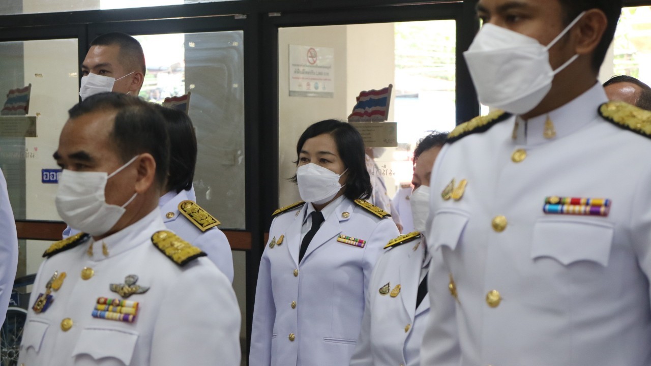 พช. สกลนคร : ร่วมพิธีลงนามถวายพระพรชัยมงคล เนื่องในโอกาสวันฉัตรมงคล ประจำปี 2566