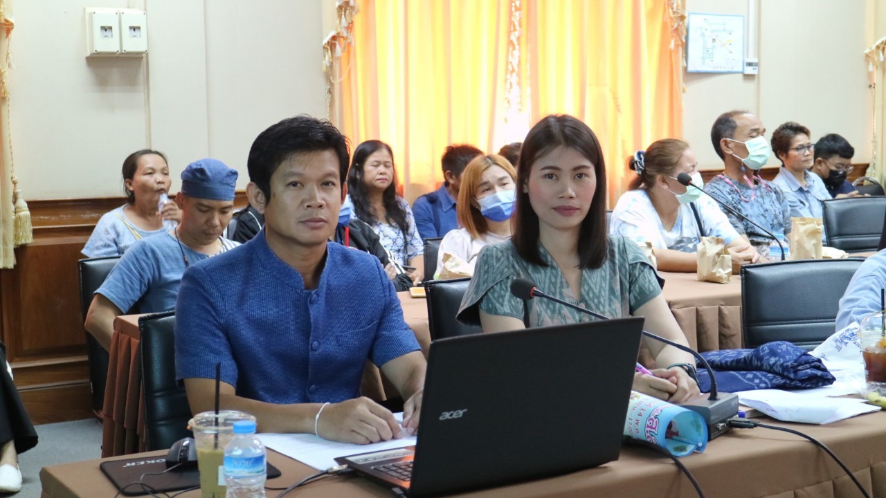 พช.สกลนคร : จัดประชุม ผู้ผลิต ผู้ประกอบการ OTOP ในเขตพื้นที่จังหวัดสกลนคร