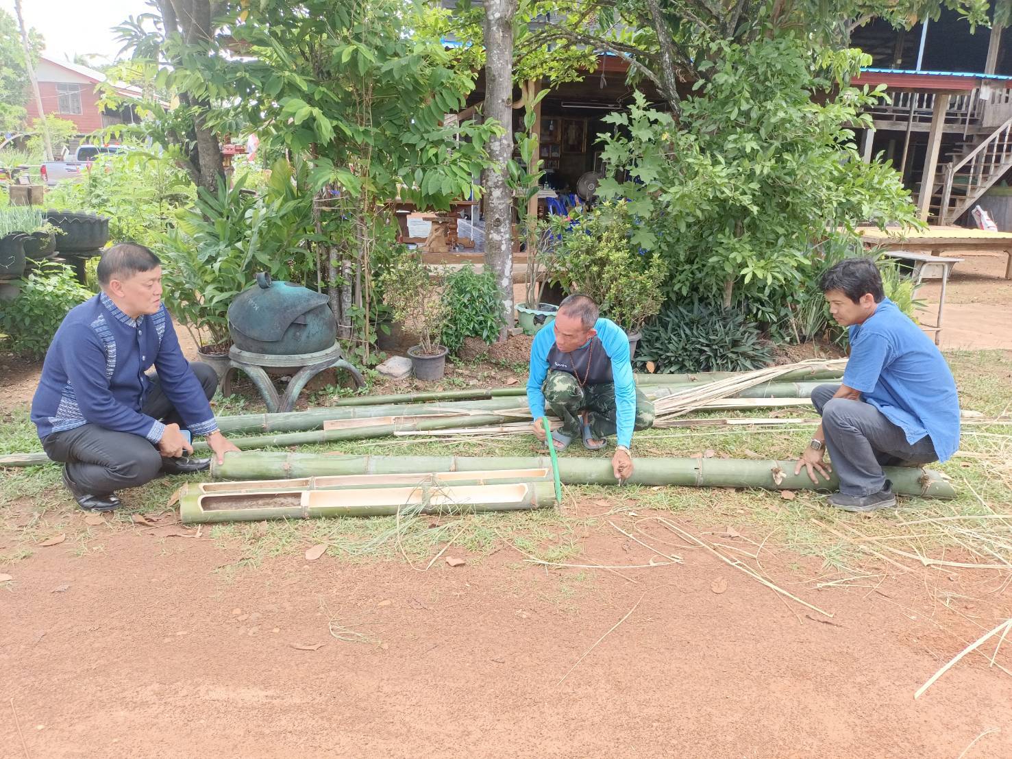 พช. สกลนคร จัดกิจกรรมเอามื้อสามัคคีปรับปรุงภูมิทัศน์บ้านดอนกอย เน้นการบูรณาการในระดับพื้นที่ เพื่อเตรียมการรับเสด็จสมเด็จพระเจ้าลูกยาเธอ เจ้าฟ้าทีปังกรรัศมีโชติ มหาวชิโรตตมางกูร สิริวิบูลยราชกุมาร