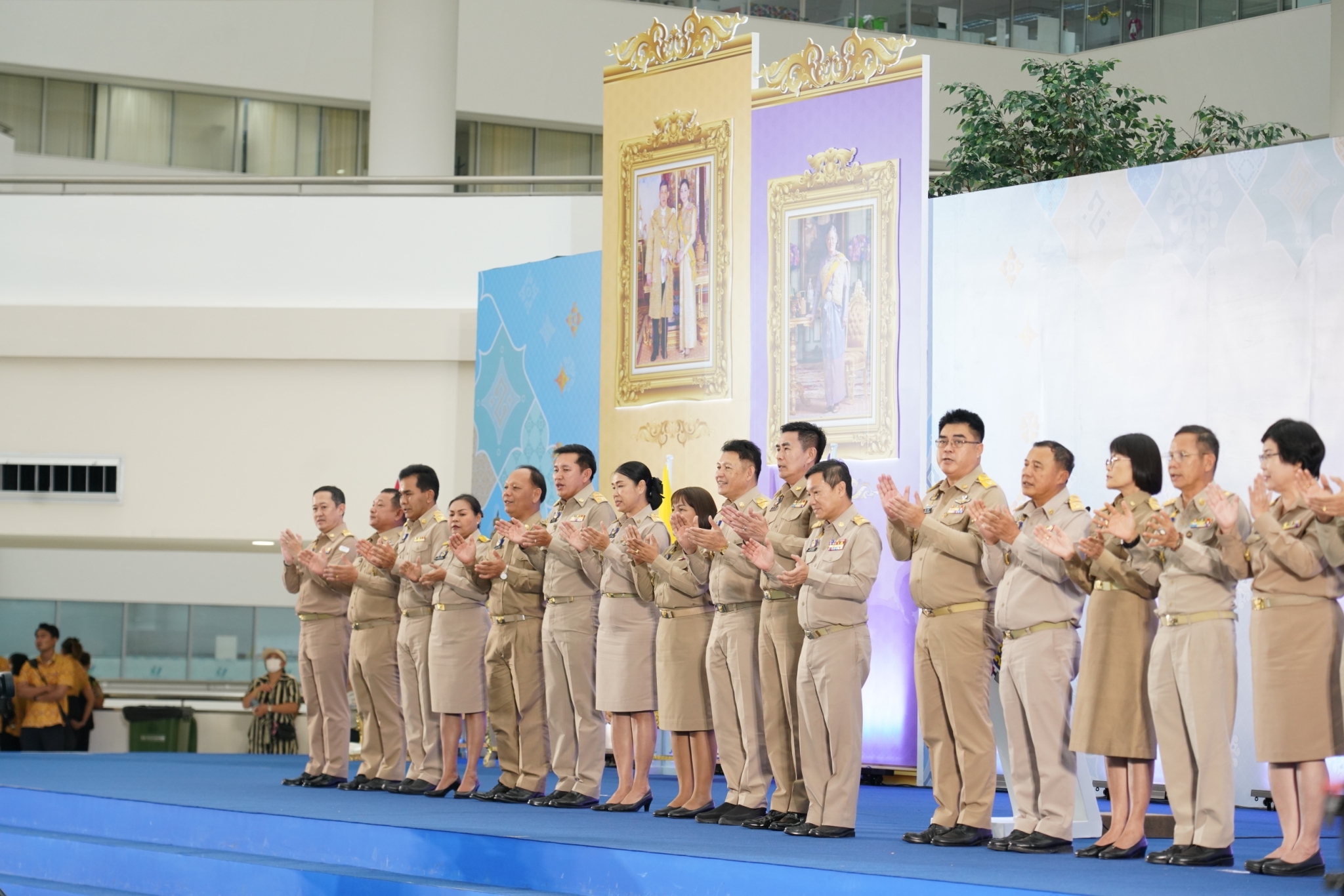 พช.สกลนคร : นำข้าราชการ เข้ารับรางวัลเชิดชูเกียรติ ในงานวันพัฒนาชุมชน ครั้งที่ 12 ปี 2566 (CD DAY 2023)