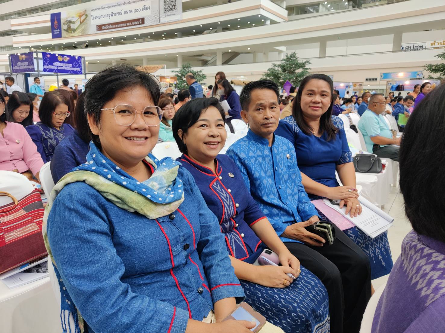 พช.สกลนคร : ร่วมพิธีเปิดการสัมมนาทางวิชาการ เพื่อส่งเสริมให้พัฒนาการอำเภอ ใช้ทุนชุมชนแก้ไขความยากจน เพิ่มประสิทธิภาพการดำเนินงานในพื้นที่