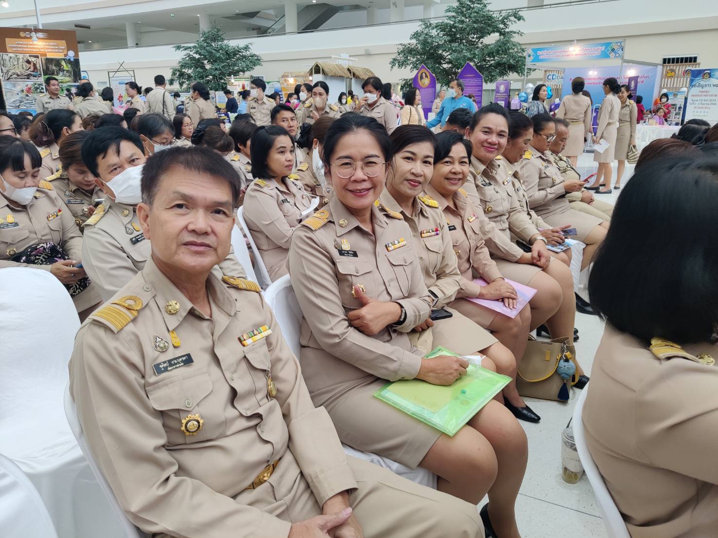 พช.สกลนคร : นำข้าราชการ เข้ารับรางวัลเชิดชูเกียรติ ในงานวันพัฒนาชุมชน ครั้งที่ 12 ปี 2566 (CD DAY 2023)