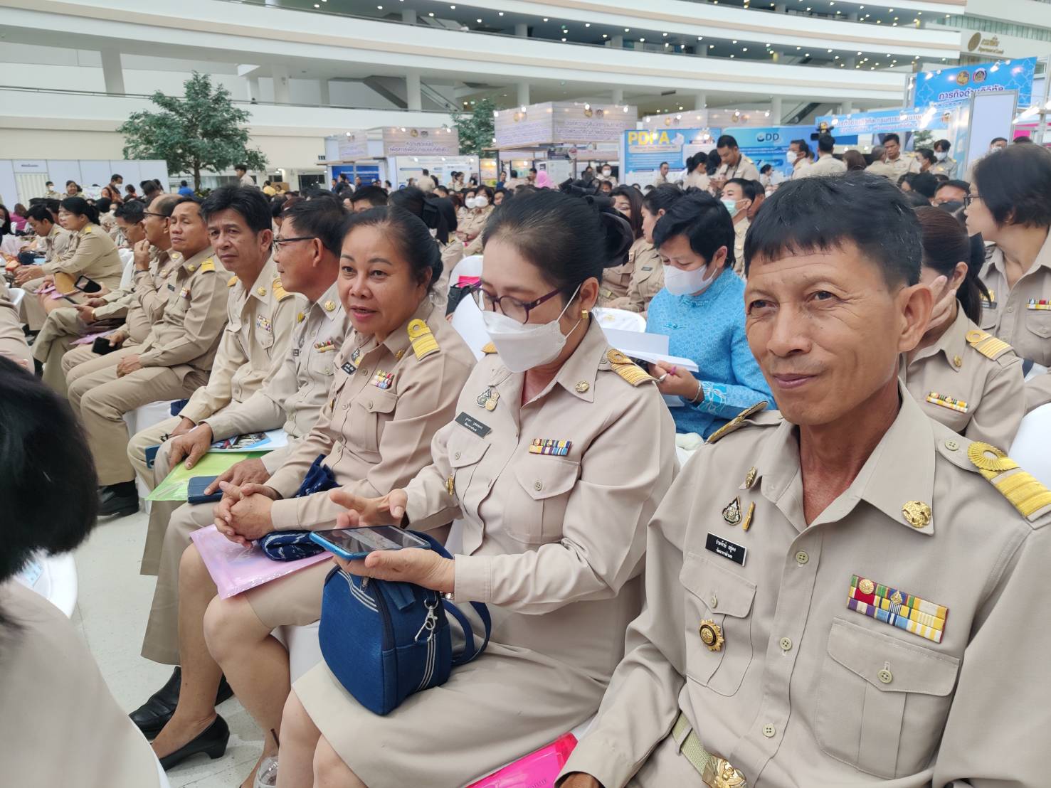 พช.สกลนคร : นำข้าราชการ เข้ารับรางวัลเชิดชูเกียรติ ในงานวันพัฒนาชุมชน ครั้งที่ 12 ปี 2566 (CD DAY 2023)