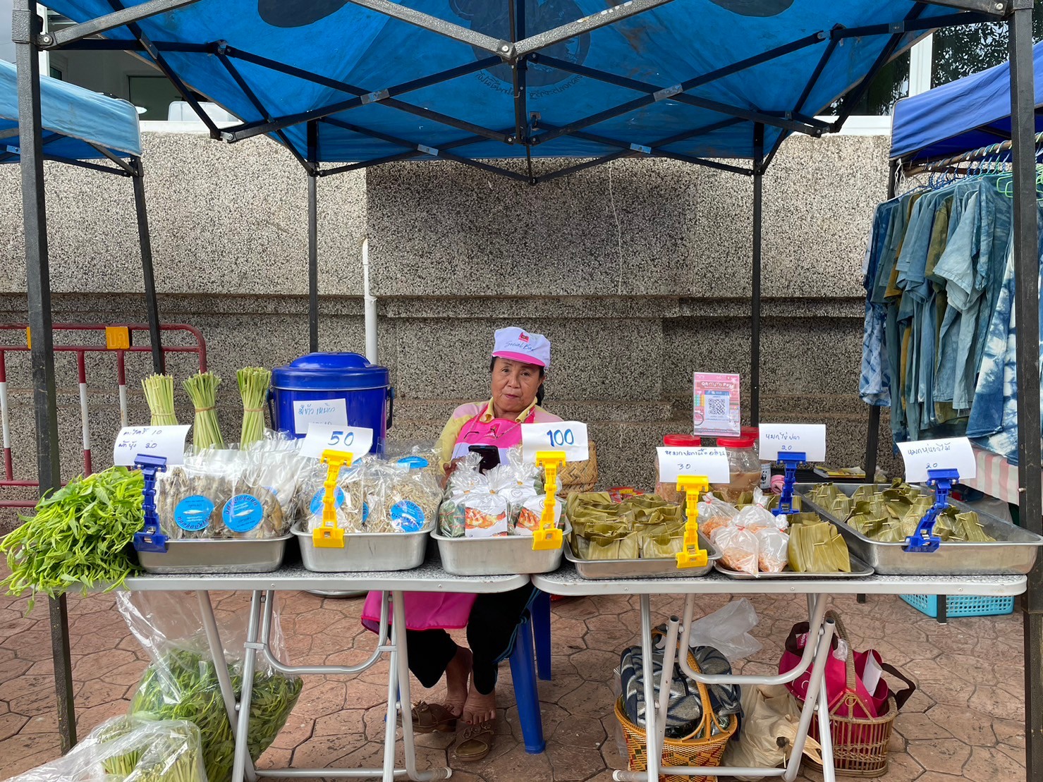 📢 พช. สกลนคร : จัดตลาดนัดสินค้า OTOP อาหารปลอดภัย สินค้าดี สินค้าเด่นจังหวัดสกลนคร ส่งเสริมช่องทางการตลาดให้ผู้ประกอบการ OTOP 📢