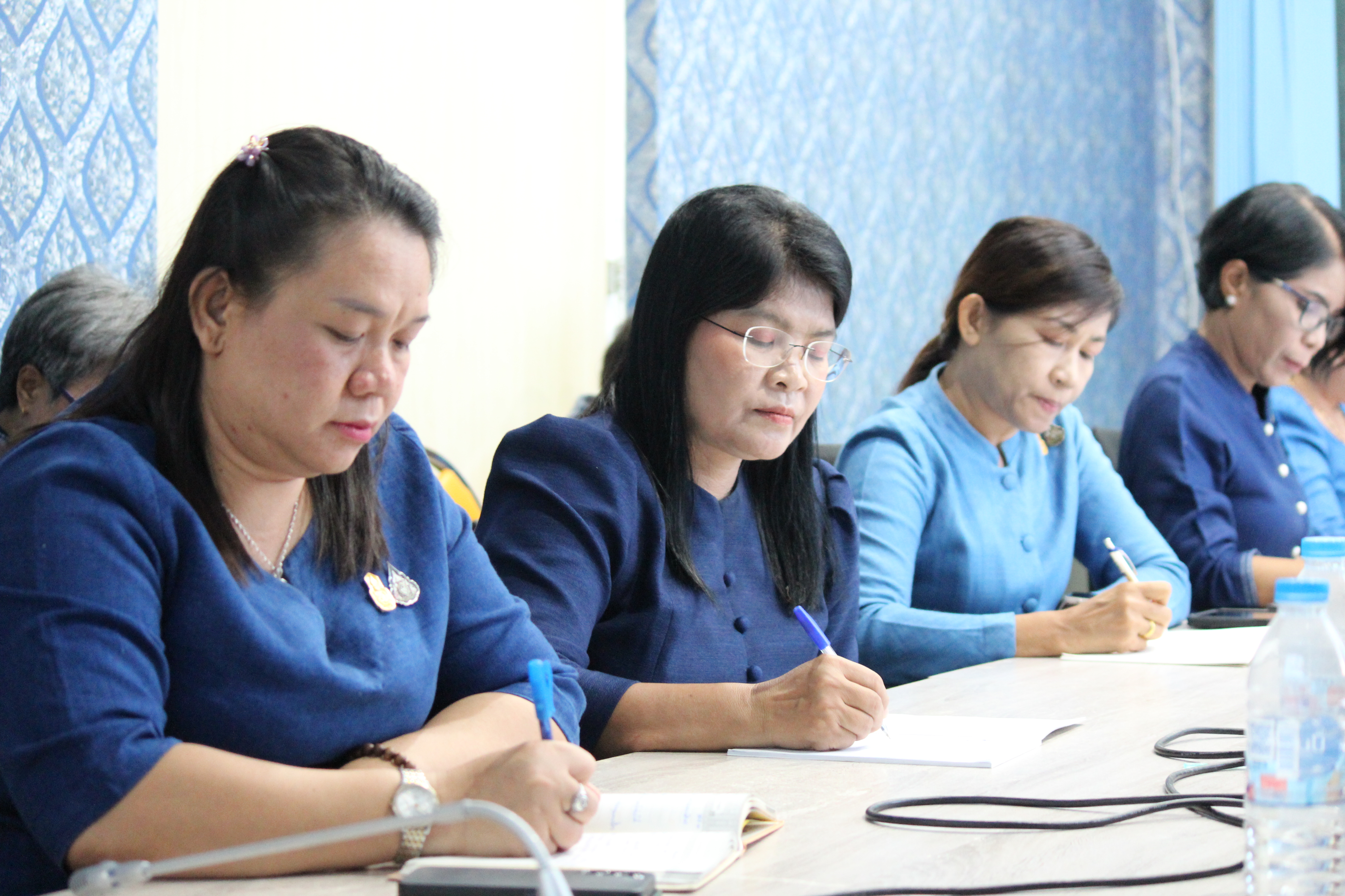 หัวหน้าผู้ตรวจราชการกรมการพัฒนาชุมชน ลงพื้นที่ตรวจติดตามผลปฏิบัติราชการ ในพื้นที่จังหวัดสกลนคร เน้นย้ำ การขับเคลื่อนการทำงานตามนโยบายสำคัญของกระทรวงมหาดไทย และกรมการพัฒนาชุมชน