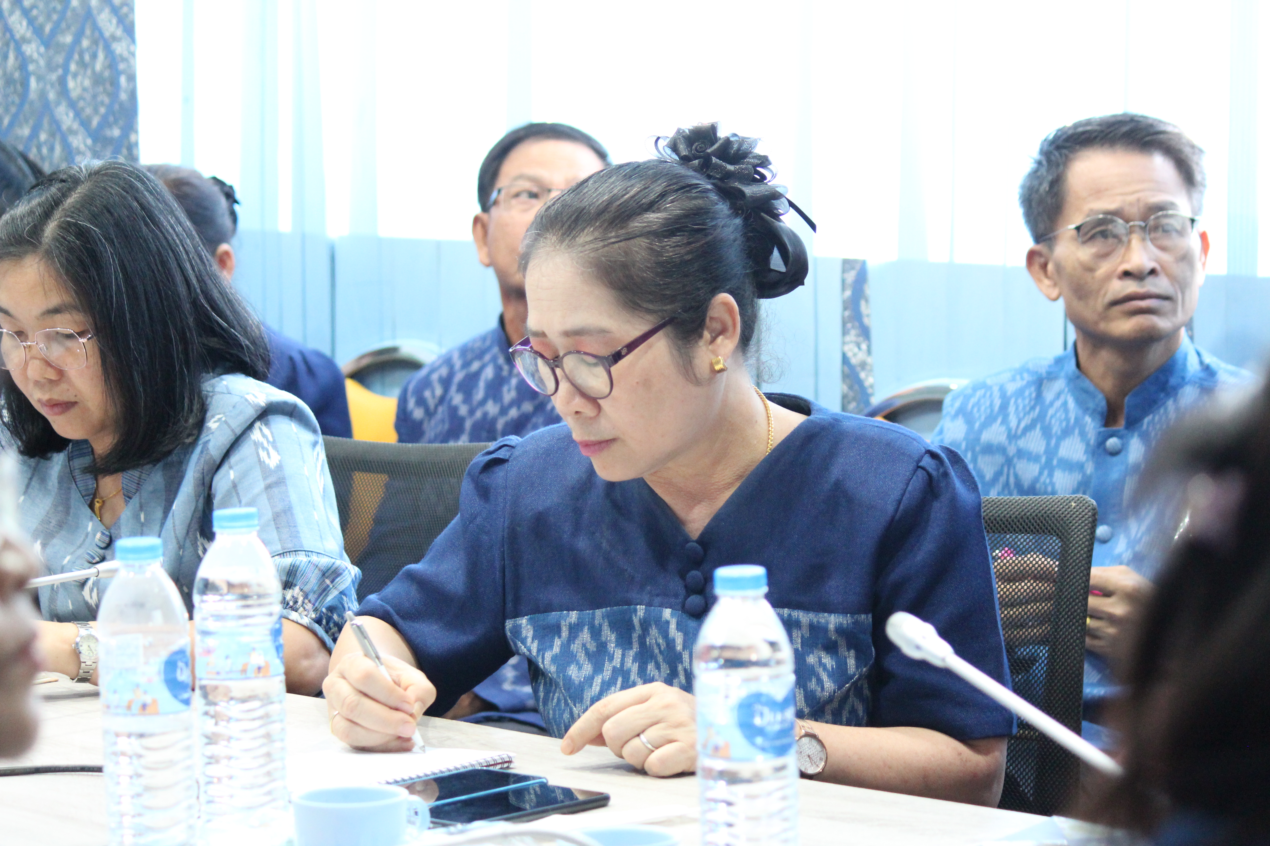 หัวหน้าผู้ตรวจราชการกรมการพัฒนาชุมชน ลงพื้นที่ตรวจติดตามผลปฏิบัติราชการ ในพื้นที่จังหวัดสกลนคร เน้นย้ำ การขับเคลื่อนการทำงานตามนโยบายสำคัญของกระทรวงมหาดไทย และกรมการพัฒนาชุมชน