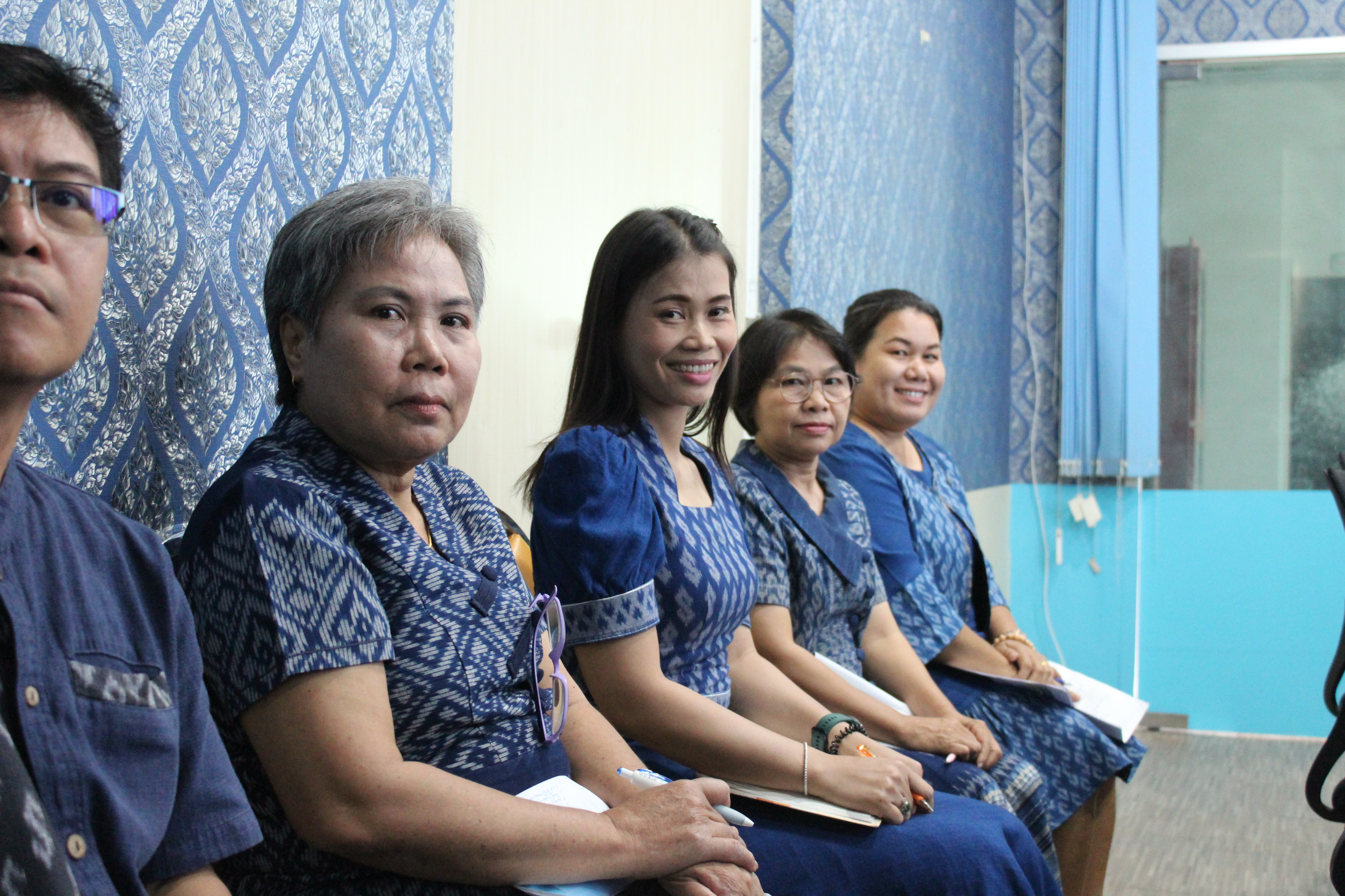 หัวหน้าผู้ตรวจราชการกรมการพัฒนาชุมชน ลงพื้นที่ตรวจติดตามผลปฏิบัติราชการ ในพื้นที่จังหวัดสกลนคร เน้นย้ำ การขับเคลื่อนการทำงานตามนโยบายสำคัญของกระทรวงมหาดไทย และกรมการพัฒนาชุมชน