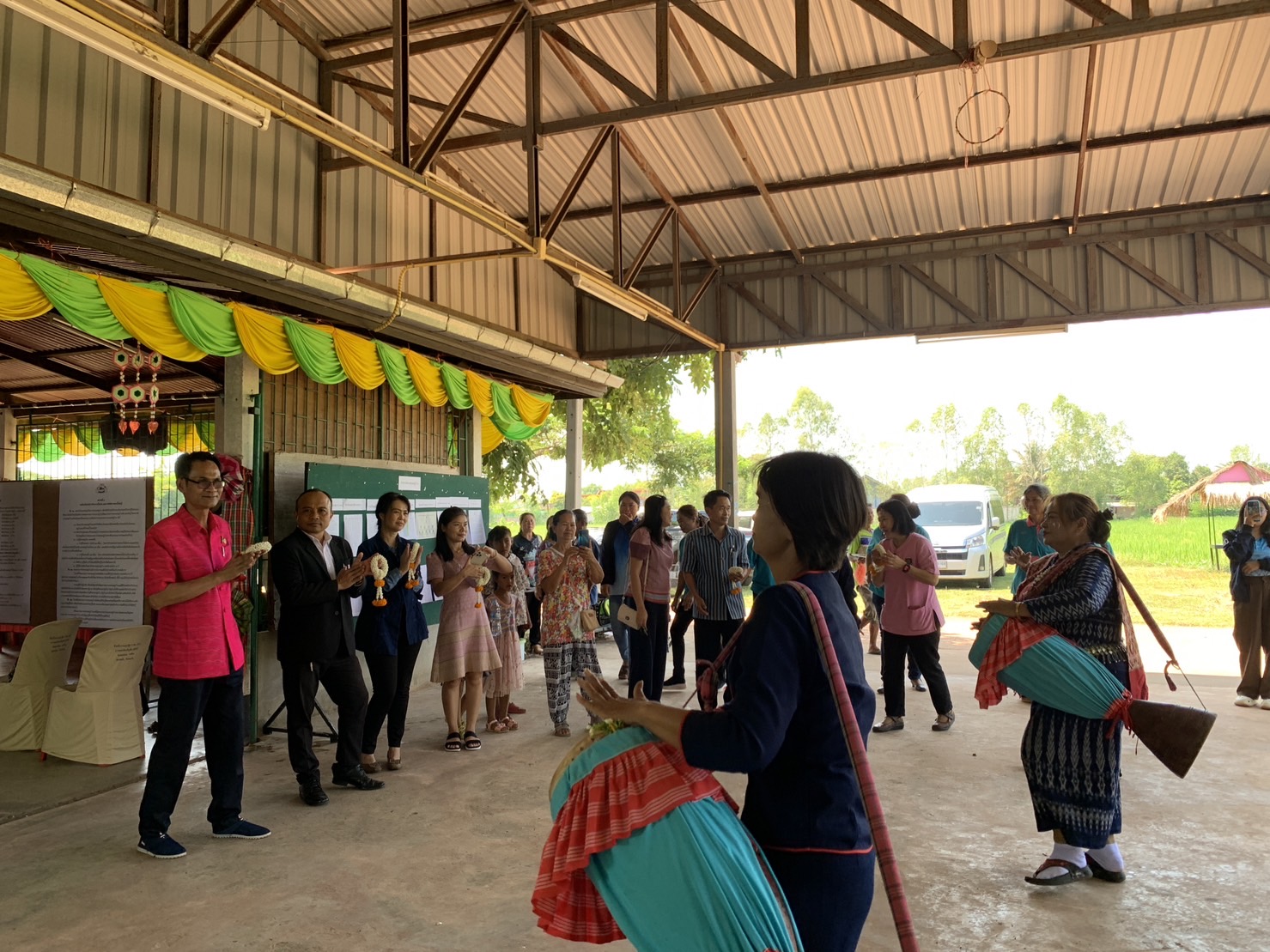 จังหวัดสกลนคร จัดกิจกรรมการประกวดกองทุนหมู่บ้านและชุมชนเมือง ประจำปี 2566 “กทบ.สกลนคร ก้าวสู่ทศวรรษที่ 3 สู่ความเข้มแข็งอย่างยั่งยืน”