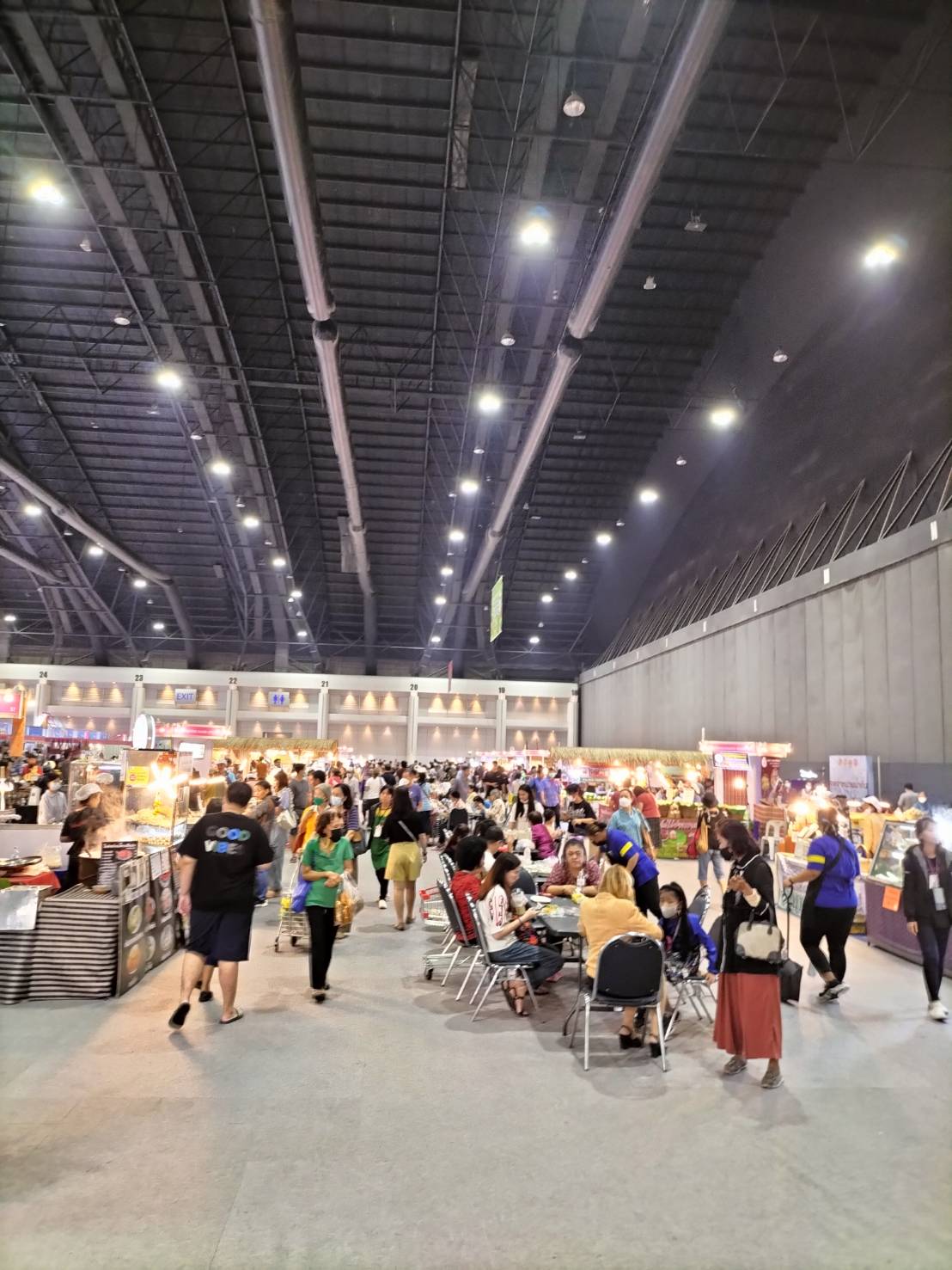 มท.1 เยี่ยมชม งาน OTOP Midyear 2023 และให้กำลังใจผู้ประกอบการ OTOP เชิญชวนประชาชน ซื้อของไทย ใช้ของไทย