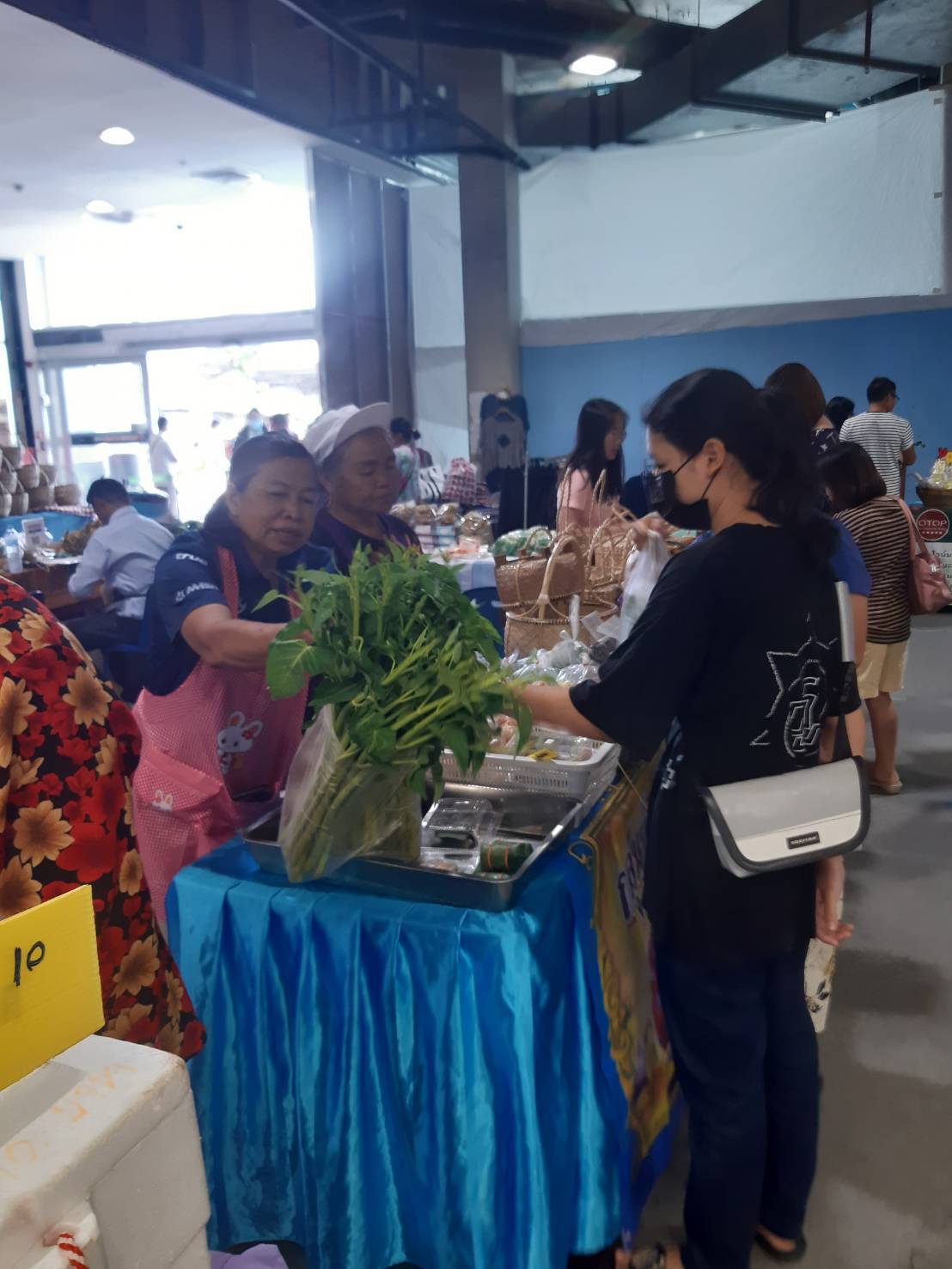 พบกับ สินค้า OTOP สินค้าเครือข่ายเกษตรปลอดภัย และสินค้าเครือข่ายอาหารปลอดภัย 6-8 ตุลาคม 2566 ที่ ศูนย์การค้าโรบินสัน​ไลฟ์ส​ไตล์ สาขาสกลนคร