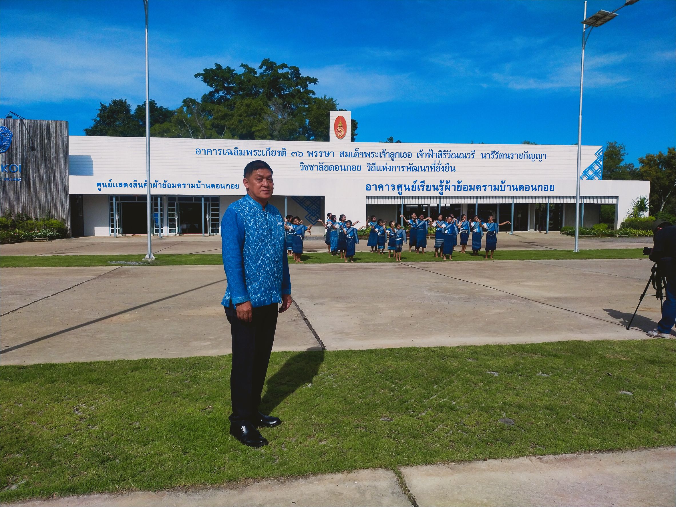 กรมการพัฒนาชุมชน ลงพื้นที่ถ่ายทำวิดีทัศน์ความสำเร็จหมู่บ้านต้นแบบการน้อมนำแนวพระราชดำริไปประยุกต์ใช้ตามโครงการ ๙;๑๐ ปฏิบัติบูชา “สืบสาน รักษา ต่อยอด” เพื่อพัฒนาชุมชน ประจำปี 2566 จังหวัดสกลนคร