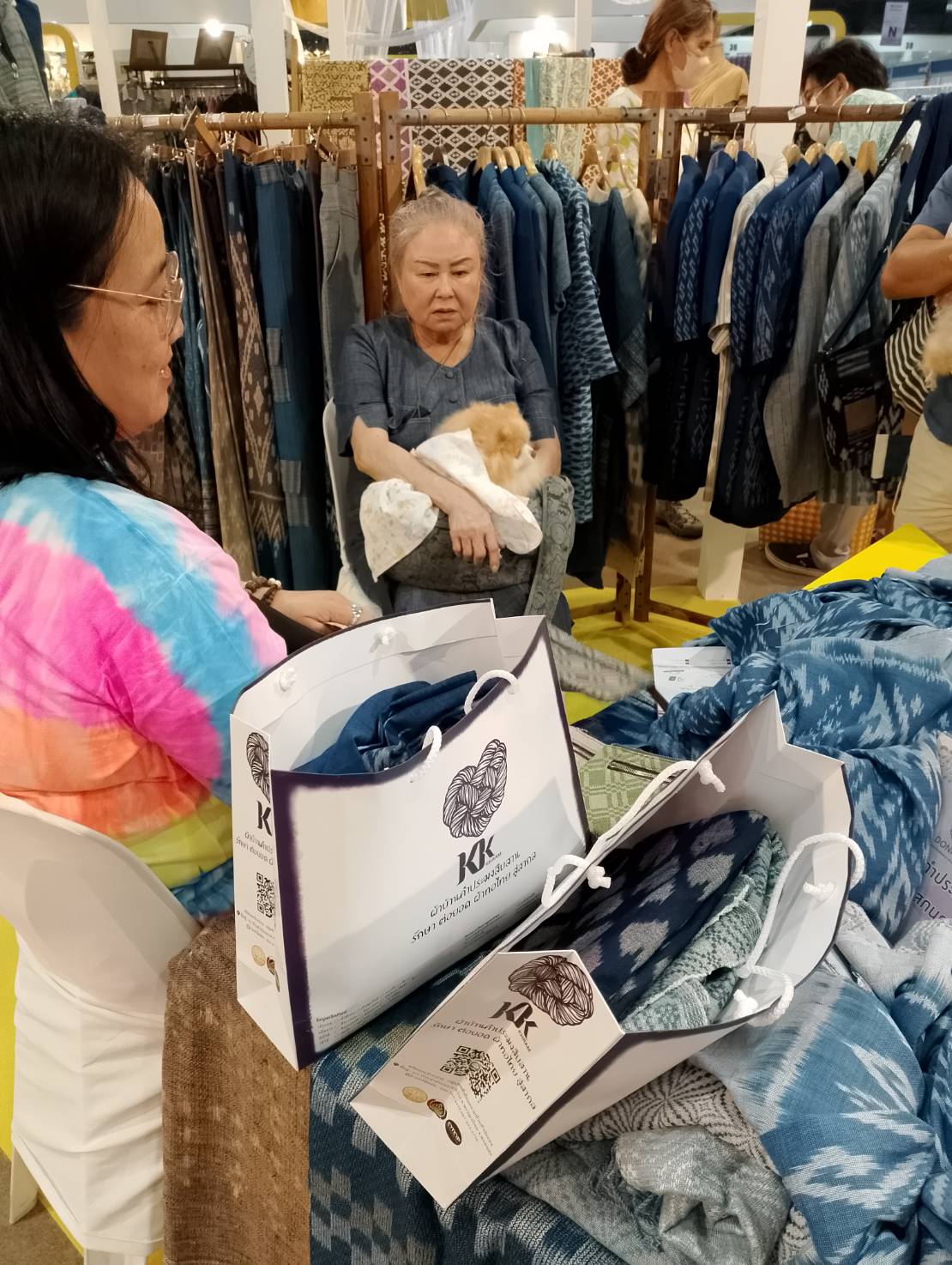 มท.1 เยี่ยมชม งาน OTOP Midyear 2023 และให้กำลังใจผู้ประกอบการ OTOP เชิญชวนประชาชน ซื้อของไทย ใช้ของไทย