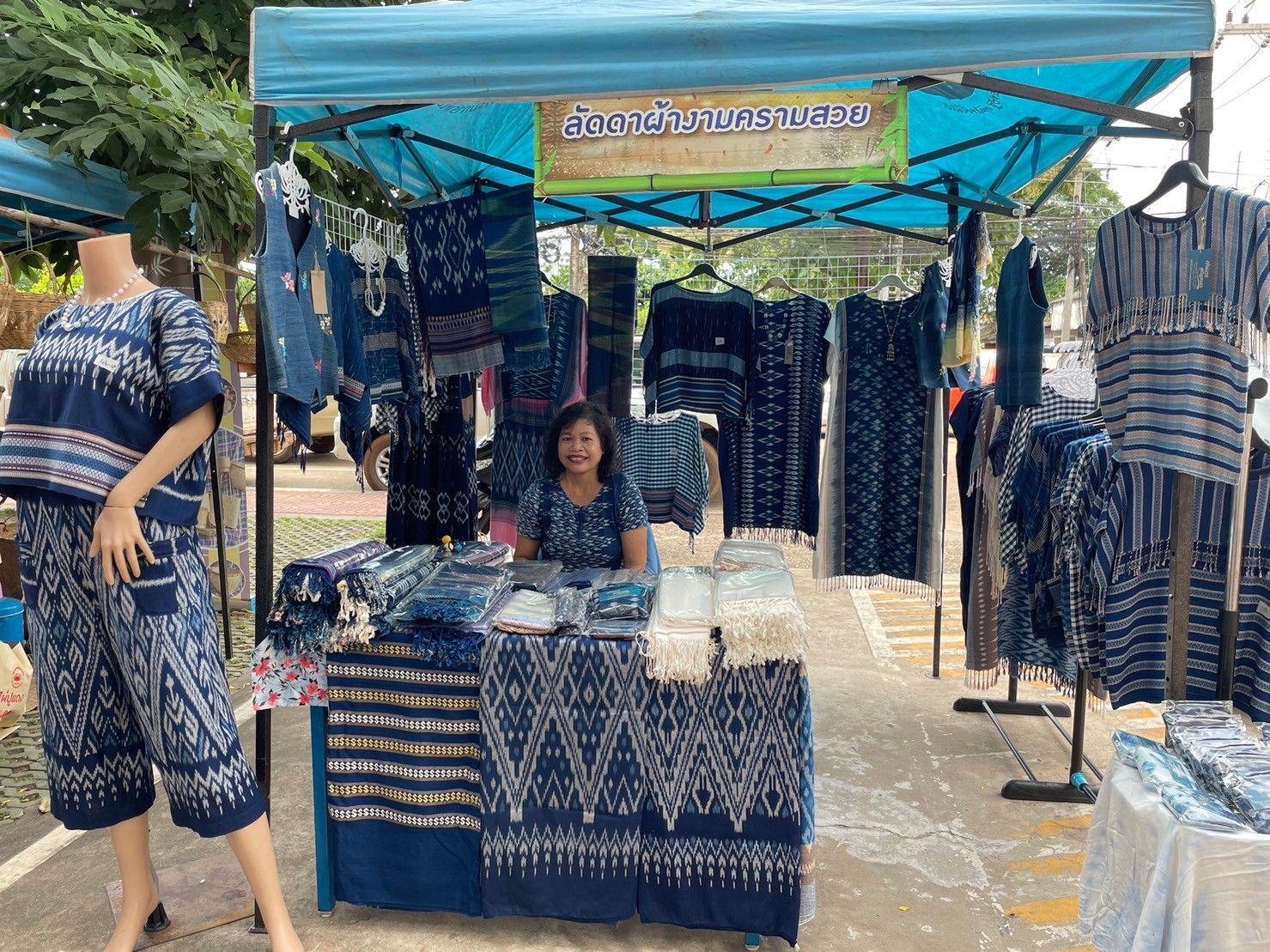 📢 พช. สกลนคร : จัดตลาดนัดสินค้า OTOP อาหารปลอดภัย สินค้าดี สินค้าเด่นจังหวัดสกลนคร ส่งเสริมช่องทางการตลาดให้ผู้ประกอบการ OTOP 📢