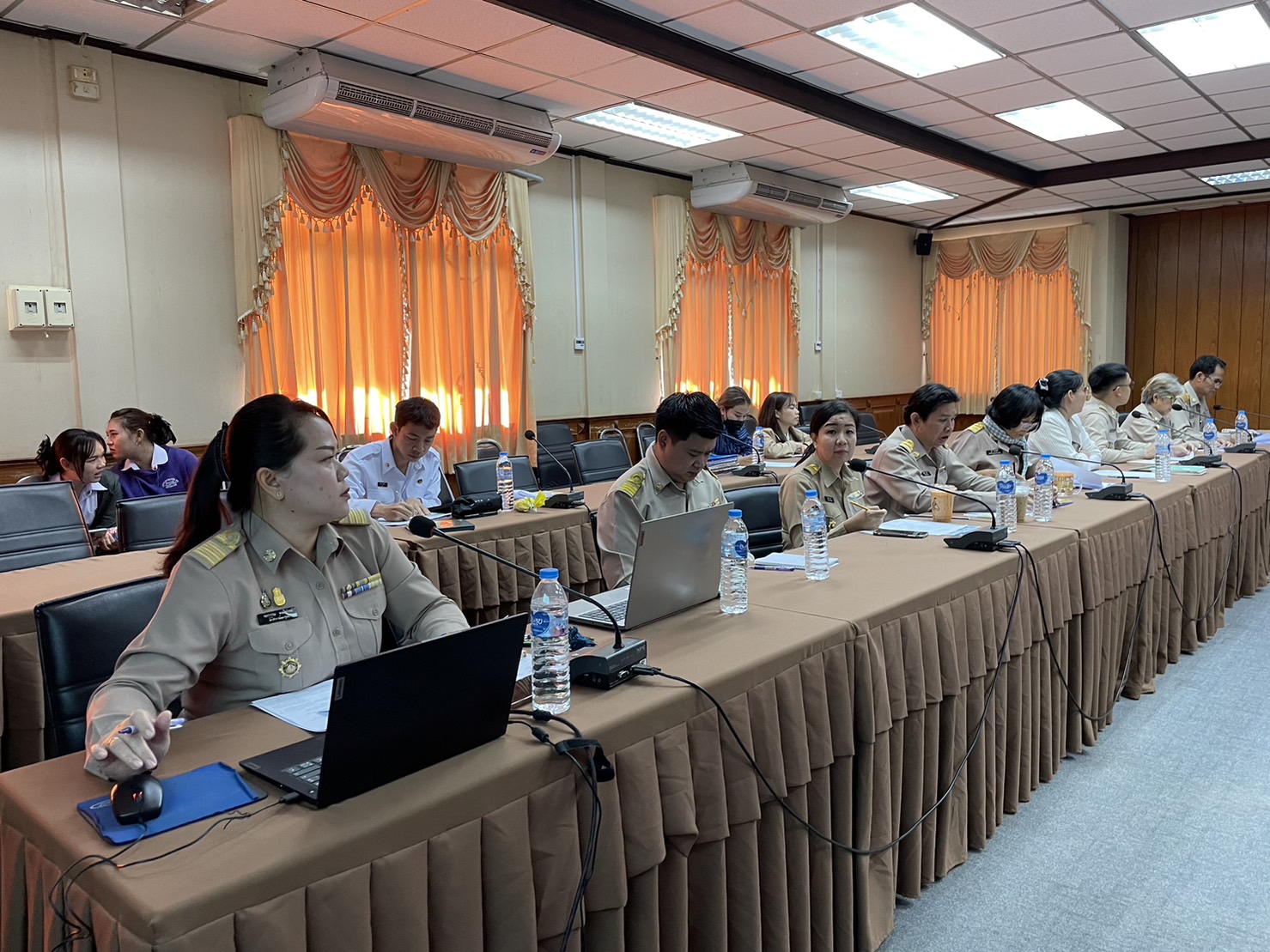 พช.สกลนคร ประชุมเจ้าหน้าที่ พช. ตั้งเป้าหมายเพิ่มสมรรถนะเจ้าหน้าที่ พช. ขับเคลื่อนงานพัฒนาชุมชน ปี 2567 ให้มีประสิทธิภาพ