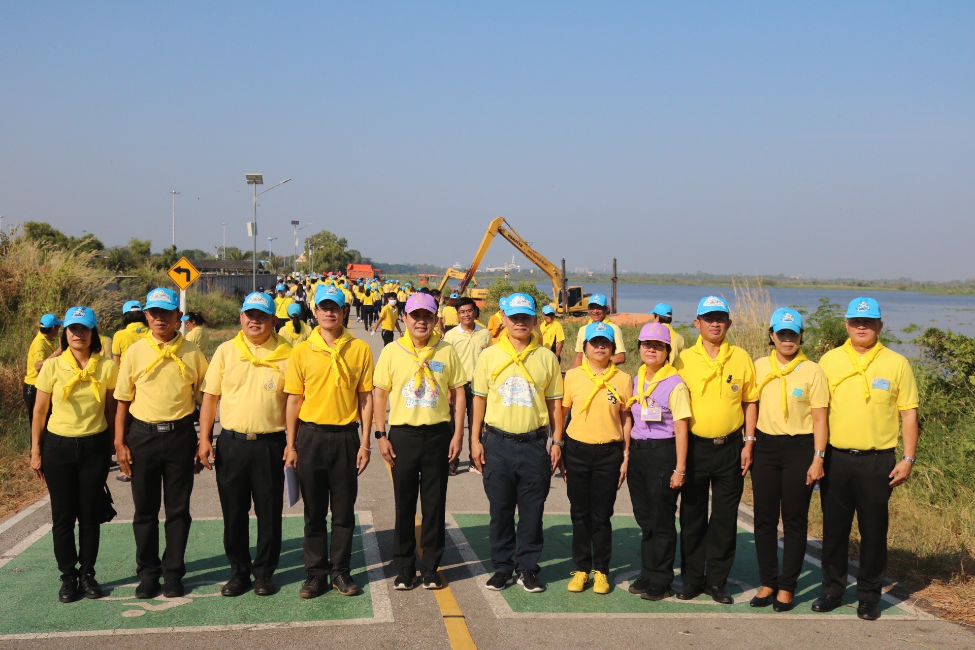 จังหวัดสกลนคร จัดกิจกรรมจิตอาสาพระราชทาน ในโครงการฟื้นฟูและพัฒนาหนองหาร บริเวณสวนเฉลิมพระเกียรติพระบาทสมเด็จพระเจ้าอยู่หัว เฉลิมพระชนมพรรษา 80 พรรษา