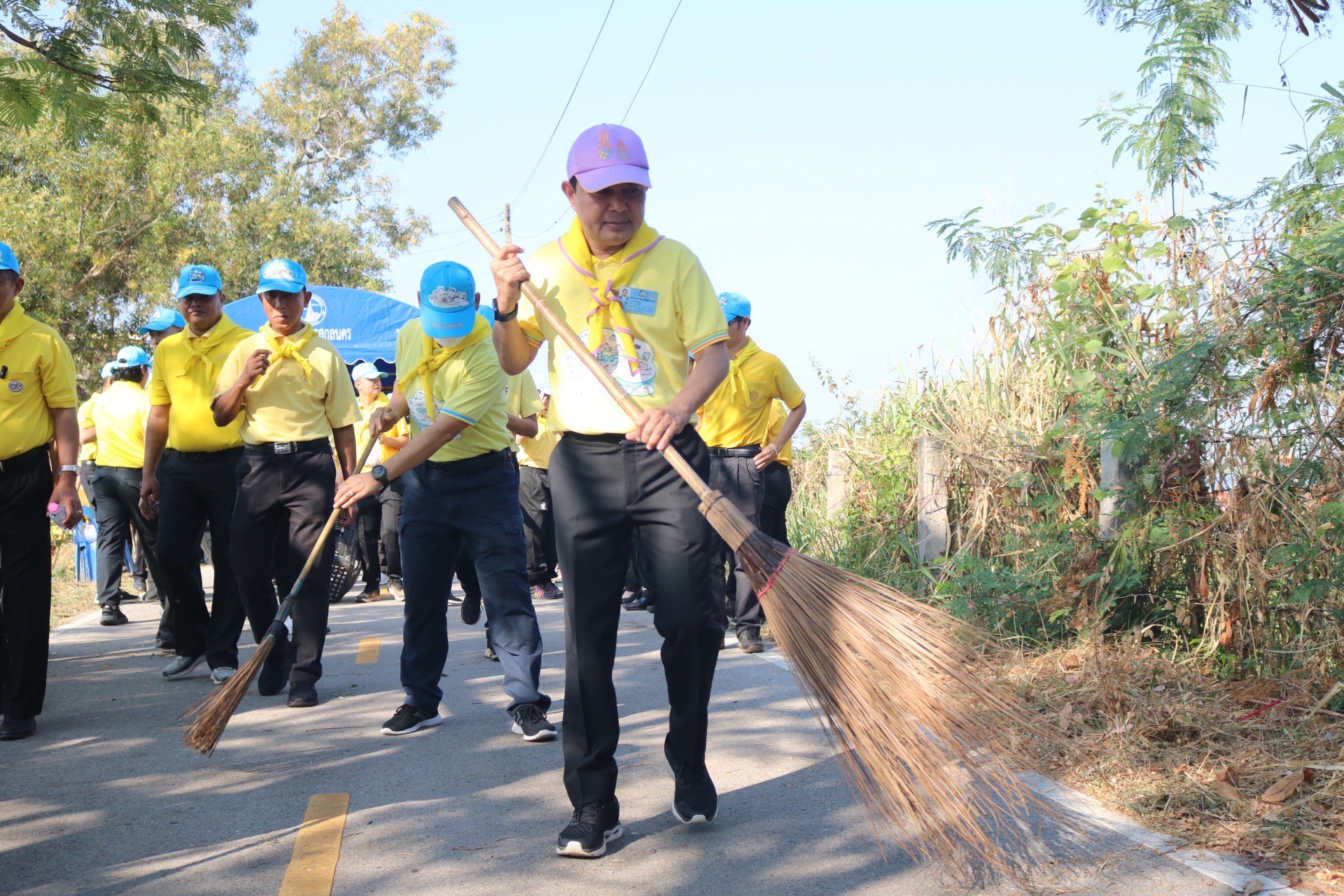 จังหวัดสกลนคร จัดกิจกรรมจิตอาสาพระราชทาน ในโครงการฟื้นฟูและพัฒนาหนองหาร บริเวณสวนเฉลิมพระเกียรติพระบาทสมเด็จพระเจ้าอยู่หัว เฉลิมพระชนมพรรษา 80 พรรษา