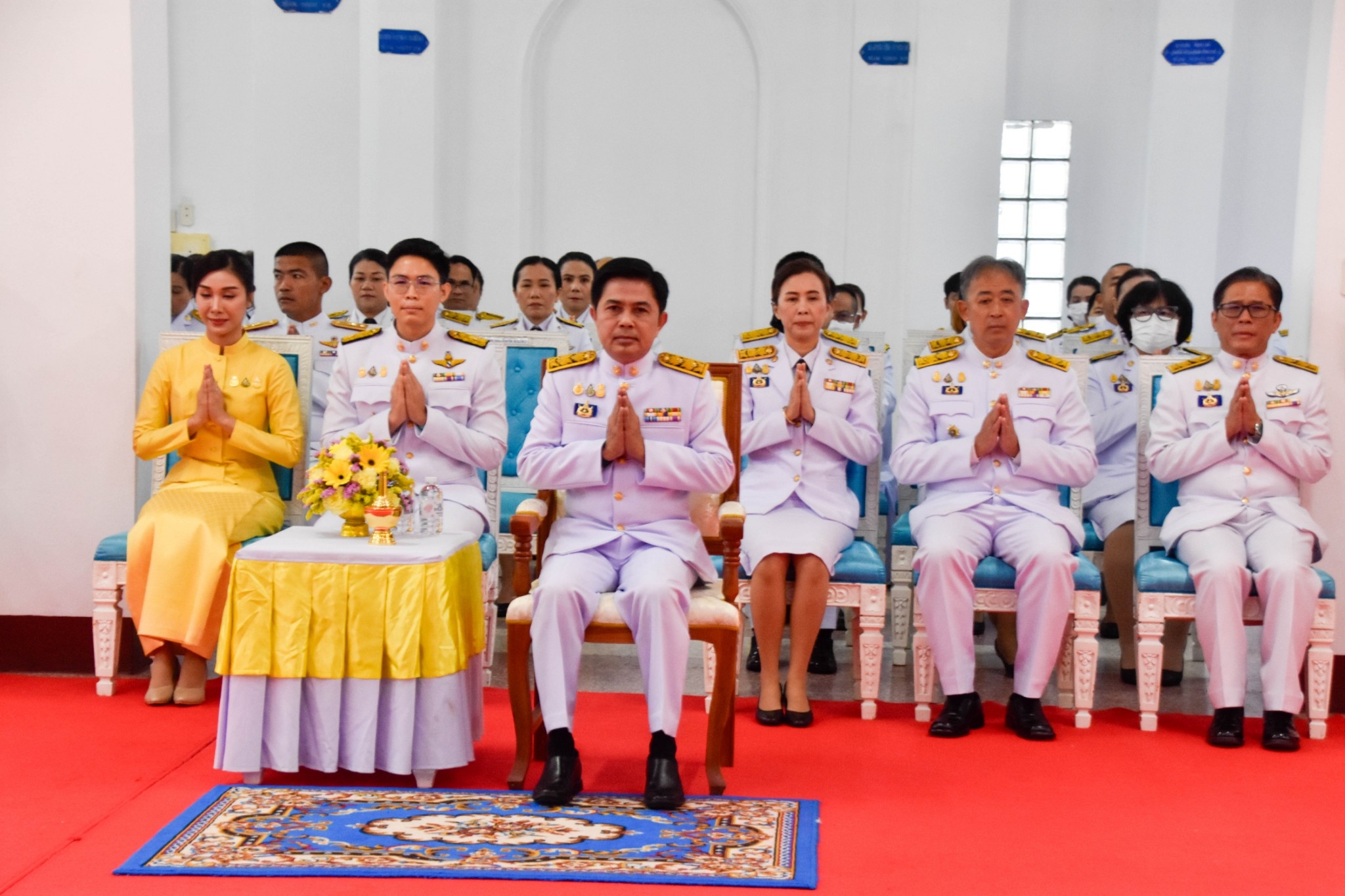 จังหวัดสกลนคร จัดพิธีเจริญพระพุทธมนต์ ทำบุญตักบาตร ถวายพระราชกุศล และพิธีวางพานพุ่มดอกไม้ถวายราชสักการะ เนื่องในวันพ่อแห่งชาติ พ.ศ. 2566