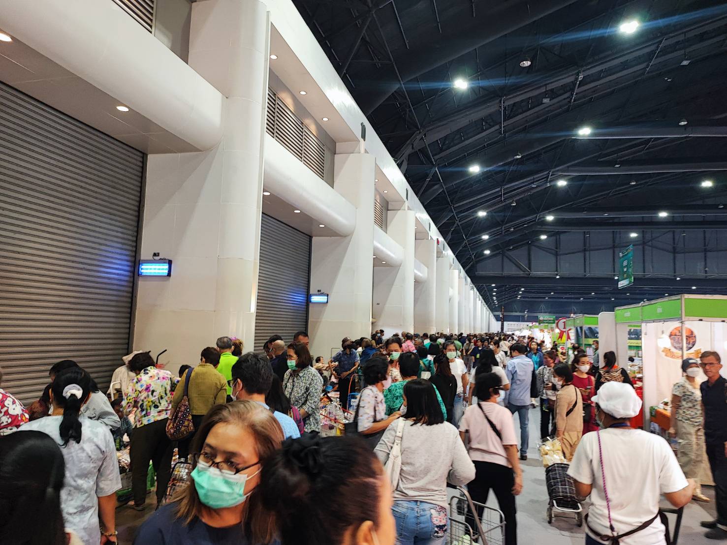 📢พช.สกลนคร : ช้อปสนุก ส่งท้ายปี สินค้าดีจาก “ภูมิปัญญาไทย” งาน OTOP City 2023 “นาทีทอง” จำหน่ายสินค้า OTOP ราคาพิเศษ ลดสุดๆ ทั้งถูกทั้งแถม ทุกวันๆ ละ 2 รอบ เวลา 12.00-13.00 น. และ 17.00-18.00