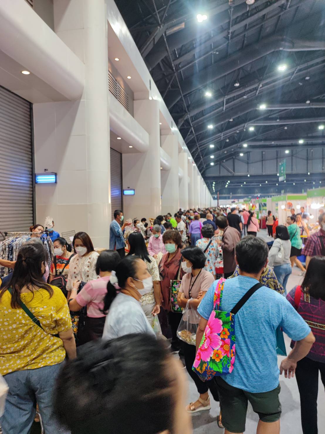 📢พช.สกลนคร : ช้อปสนุก ส่งท้ายปี สินค้าดีจาก “ภูมิปัญญาไทย” งาน OTOP City 2023 “นาทีทอง” จำหน่ายสินค้า OTOP ราคาพิเศษ ลดสุดๆ ทั้งถูกทั้งแถม ทุกวันๆ ละ 2 รอบ เวลา 12.00-13.00 น. และ 17.00-18.00