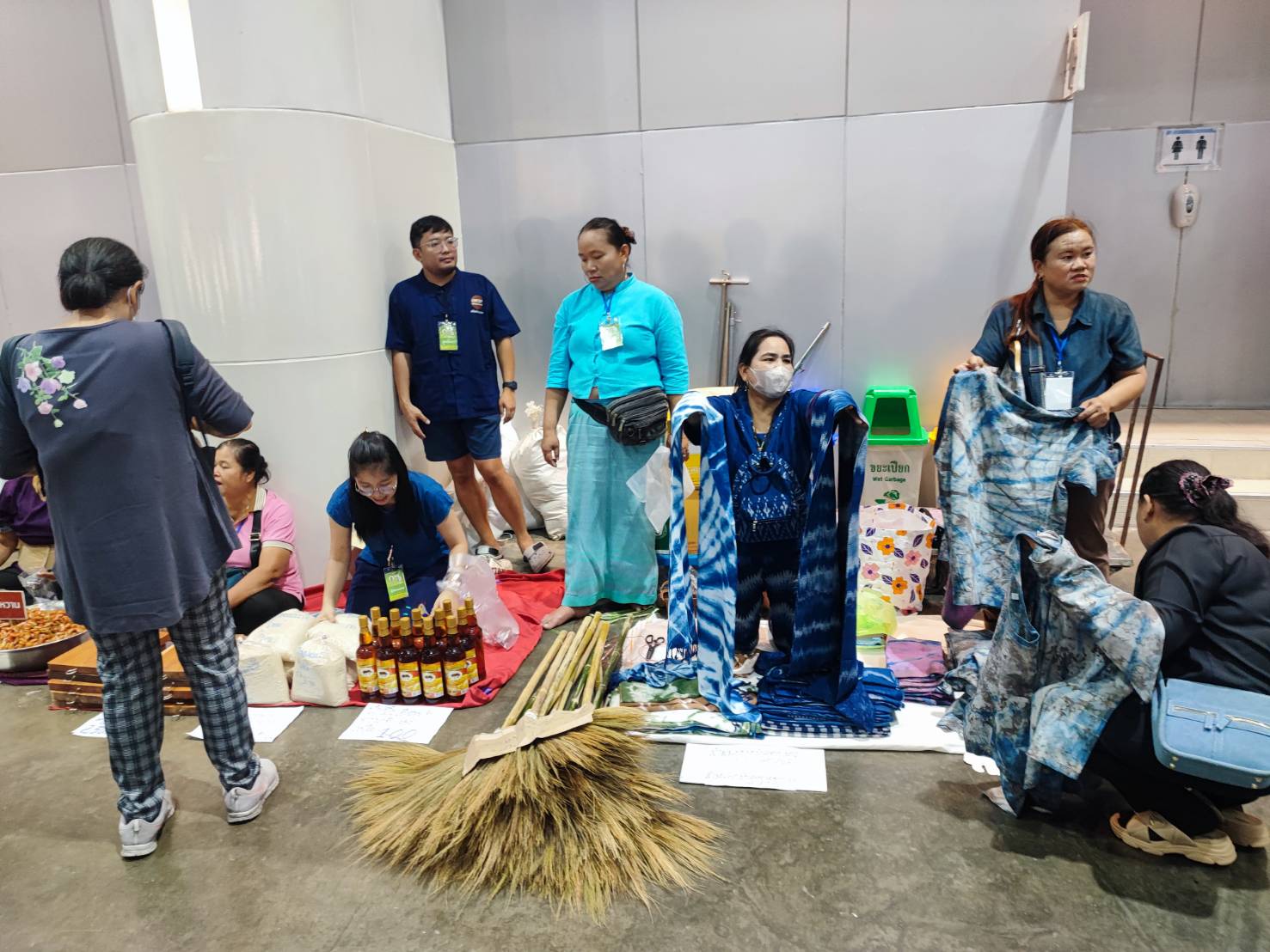 📢พช.สกลนคร : ช้อปสนุก ส่งท้ายปี สินค้าดีจาก “ภูมิปัญญาไทย” งาน OTOP City 2023 “นาทีทอง” จำหน่ายสินค้า OTOP ราคาพิเศษ ลดสุดๆ ทั้งถูกทั้งแถม ทุกวันๆ ละ 2 รอบ เวลา 12.00-13.00 น. และ 17.00-18.00