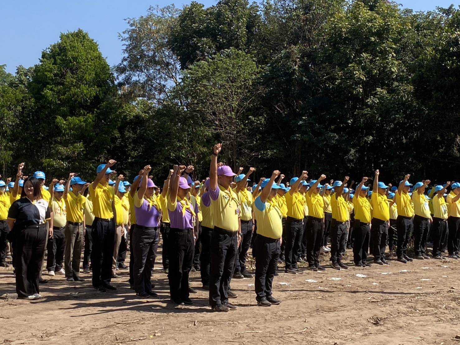📢จังหวัดสกลนคร : ร่วมกิจกรรมจิตอาสาพระราชทาน ในโครงการจิตอาสาพัฒนาวัดป่าสุทธาวาสเฉลิมพระเกียรติ (หลวงปู่มั่น) บ้านลาดสมบูรณ์ใหม่ จังหวัดสกลนคร