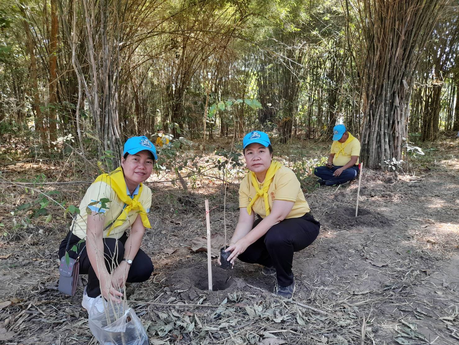 📢จังหวัดสกลนคร : ร่วมกิจกรรมจิตอาสาพระราชทาน ในโครงการจิตอาสาพัฒนาวัดป่าสุทธาวาสเฉลิมพระเกียรติ (หลวงปู่มั่น) บ้านลาดสมบูรณ์ใหม่ จังหวัดสกลนคร
