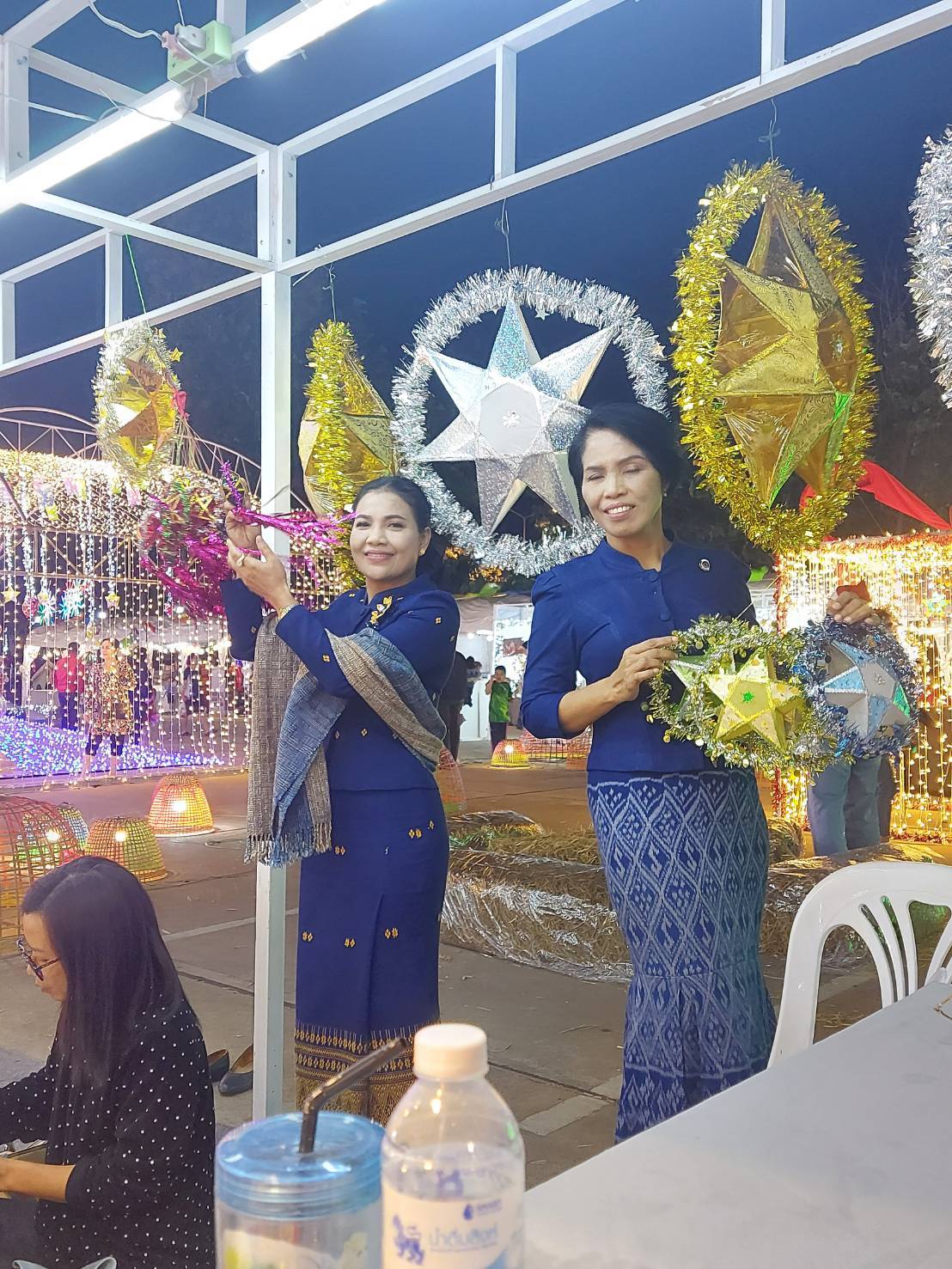 พช.สกลนคร : ชวนเที่ยวประเพณีแห่ดาวคริสต์มาส เสน่ห์แห่งสีสัน เทศกาลแห่งศรัทธา ระหว่างวันที่ ๒๑ – ๒๕ ธันวาคม ๒๕๖๖ ณ ลานพระบรมราชานุสารรีย์ รัชกาลที่ ๕