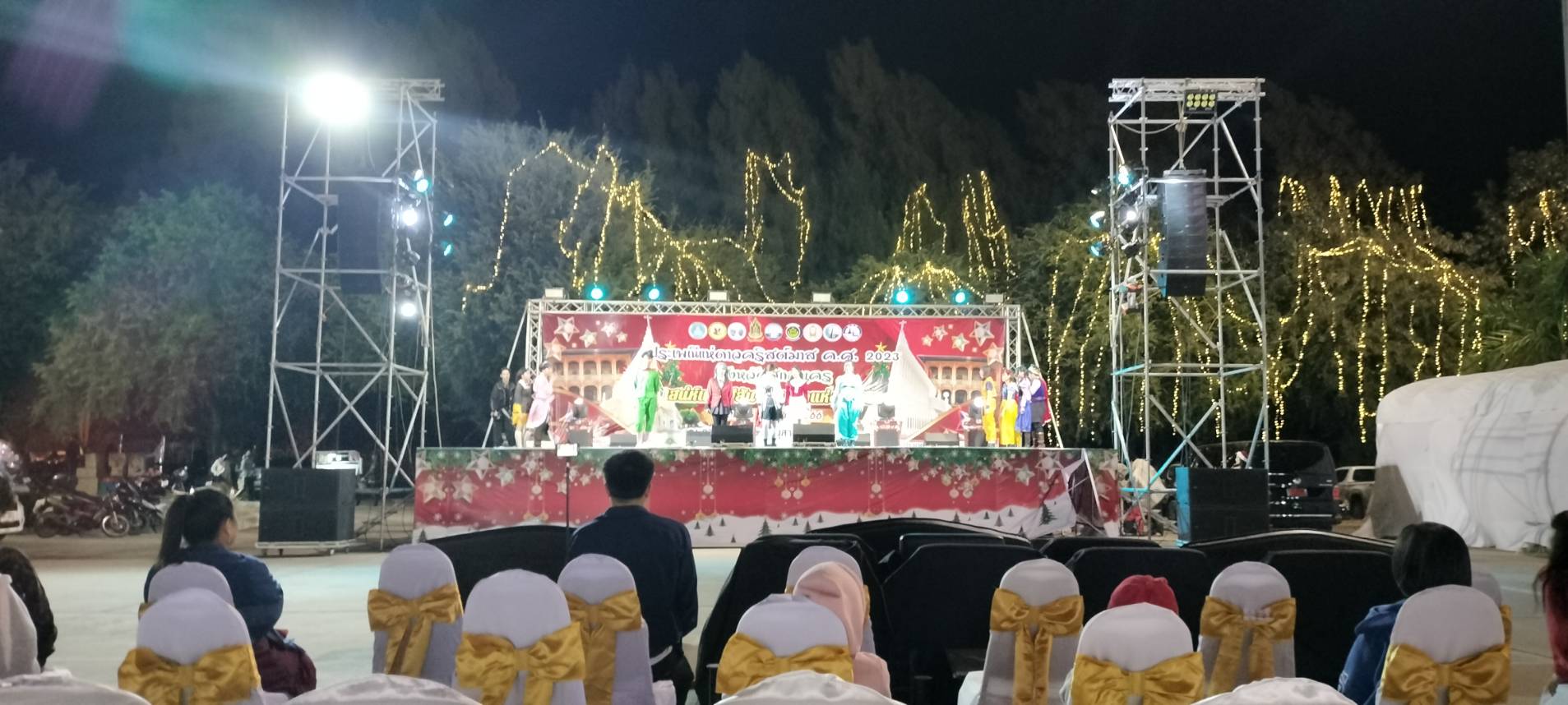 พช.สกลนคร : ชวนเที่ยวประเพณีแห่ดาวคริสต์มาส เสน่ห์แห่งสีสัน เทศกาลแห่งศรัทธา ระหว่างวันที่ ๒๑ – ๒๕ ธันวาคม ๒๕๖๖ ณ ลานพระบรมราชานุสารรีย์ รัชกาลที่ ๕